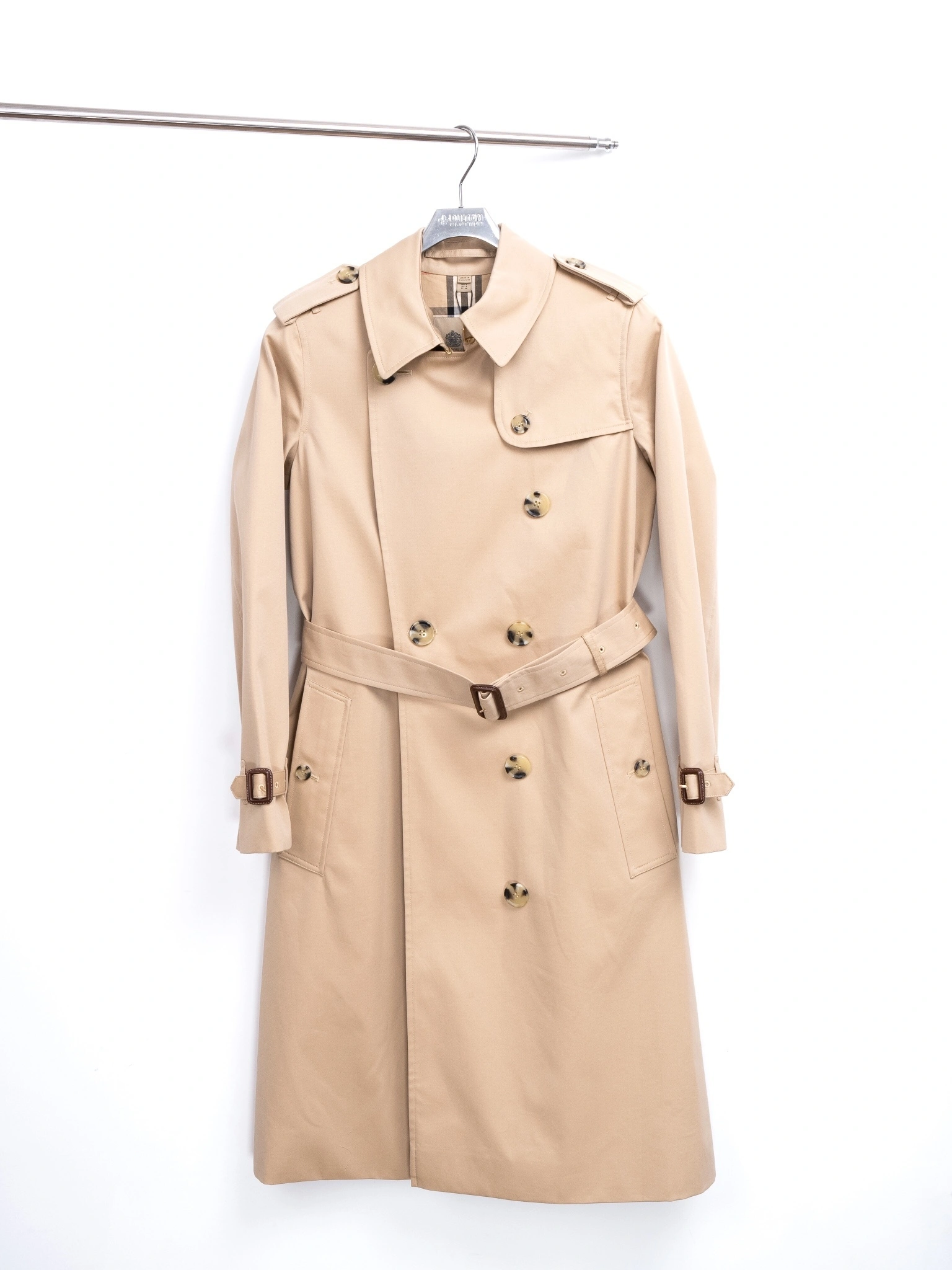 Victoria- 2ur25rry Heritage Trench item:D-F110J5949