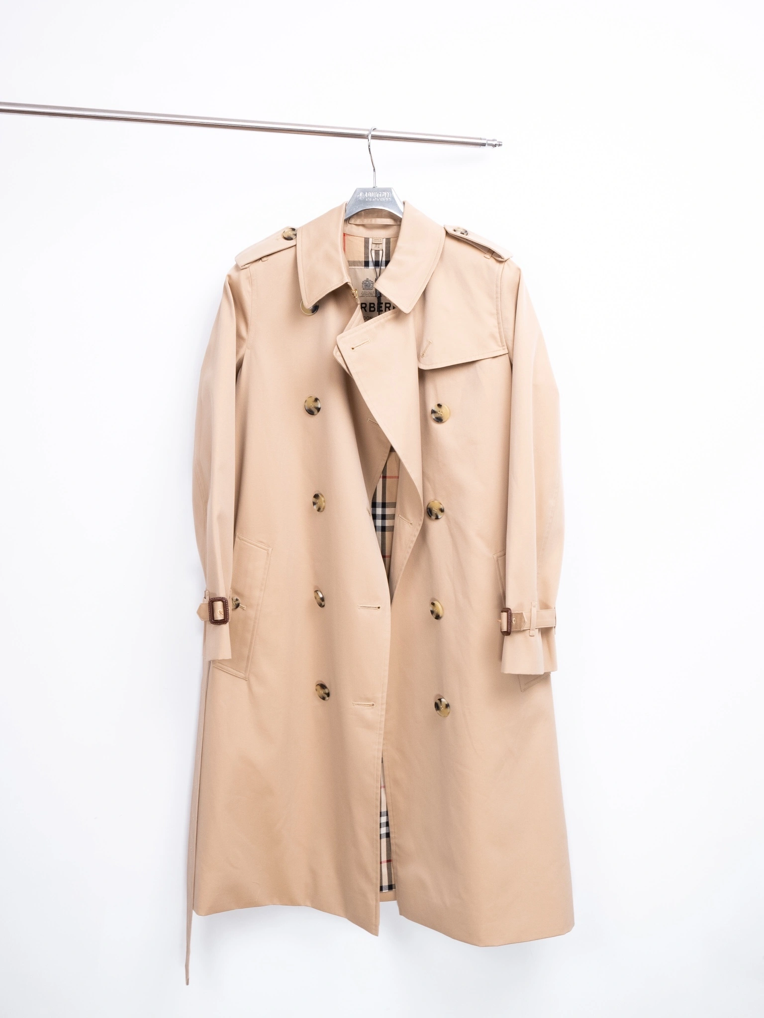 Victoria- 2ur25rry Heritage Trench item:D-F110J5949
