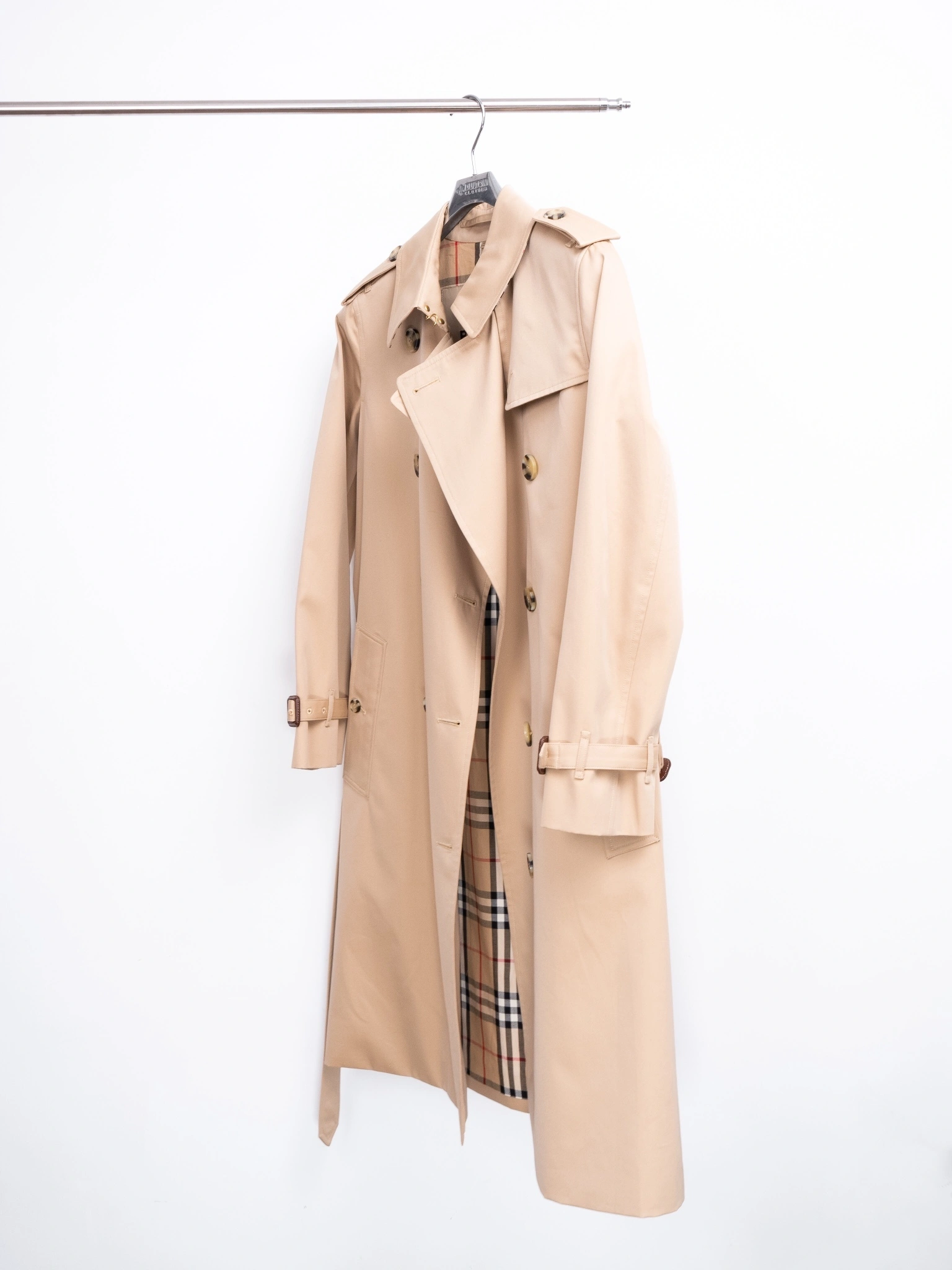 Victoria- 2ur25rry Heritage Trench item:D-F110J5949
