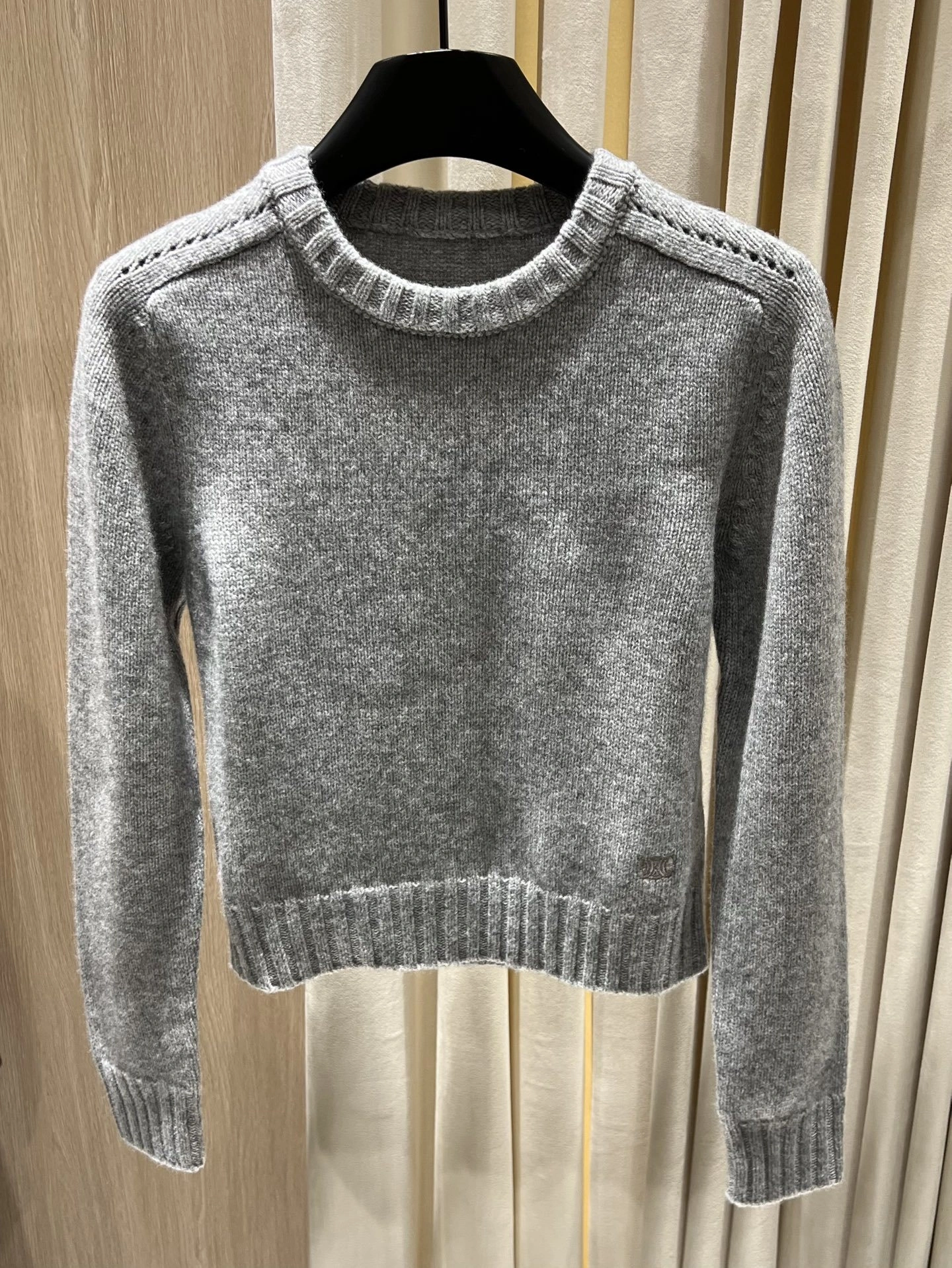 Victoria- 358i95 cashmere embroidery item:E-F140K1656H