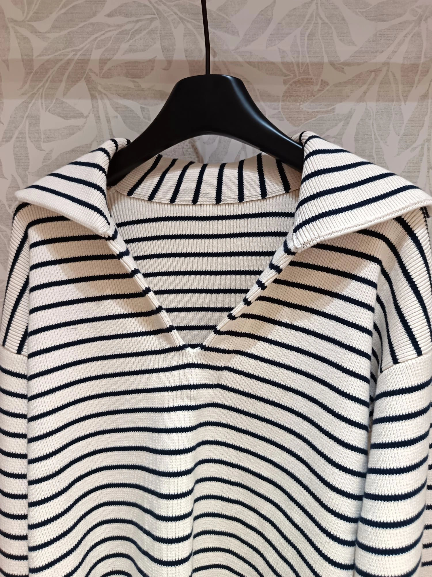 Victoria- 358i95 item:D-F240J0614