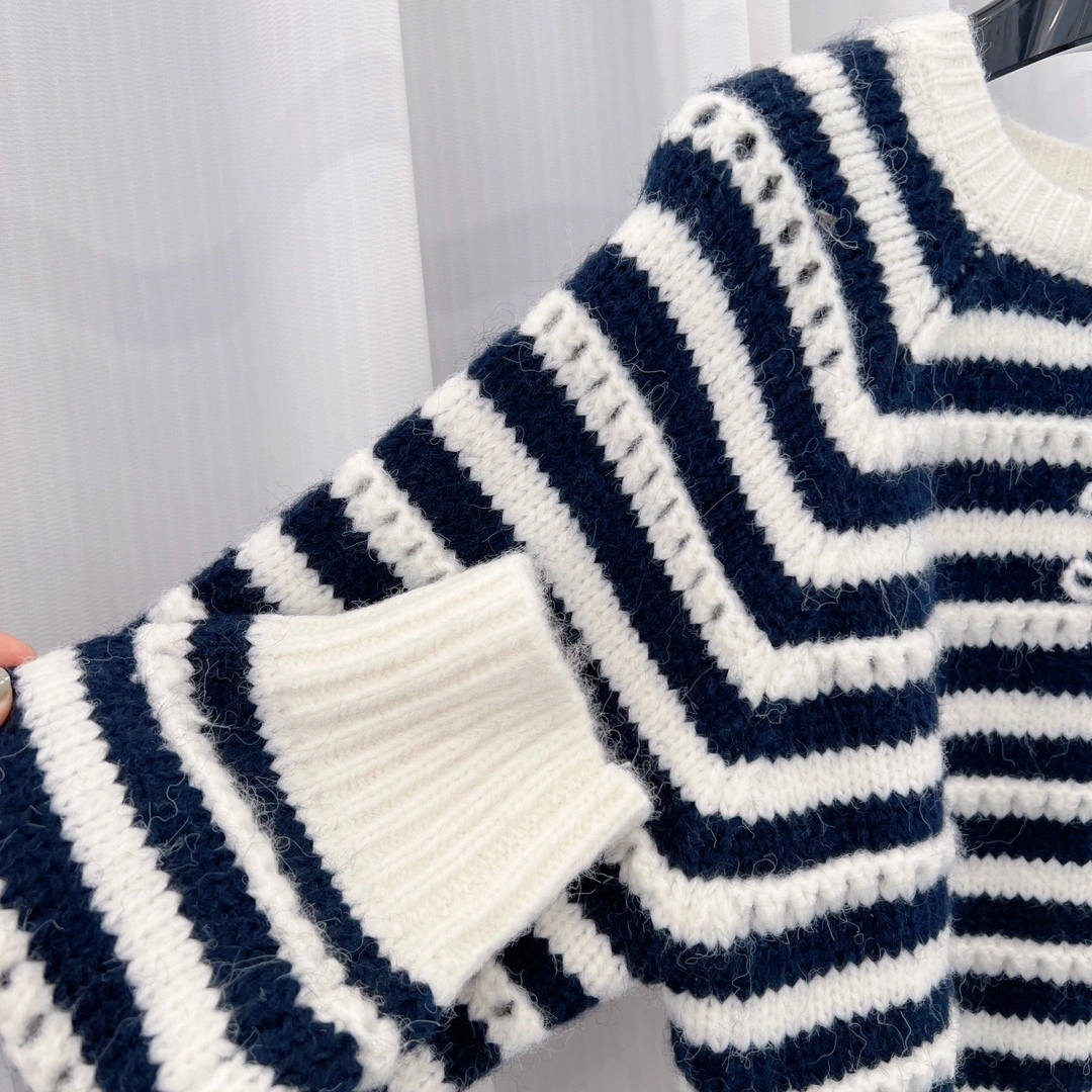 Victoria- 358i95 wool item:E-F000B1299T