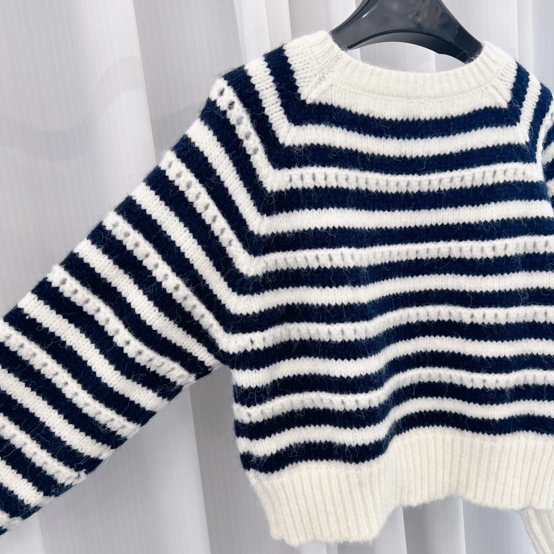 Victoria- 358i95 wool item:E-F000B1299T