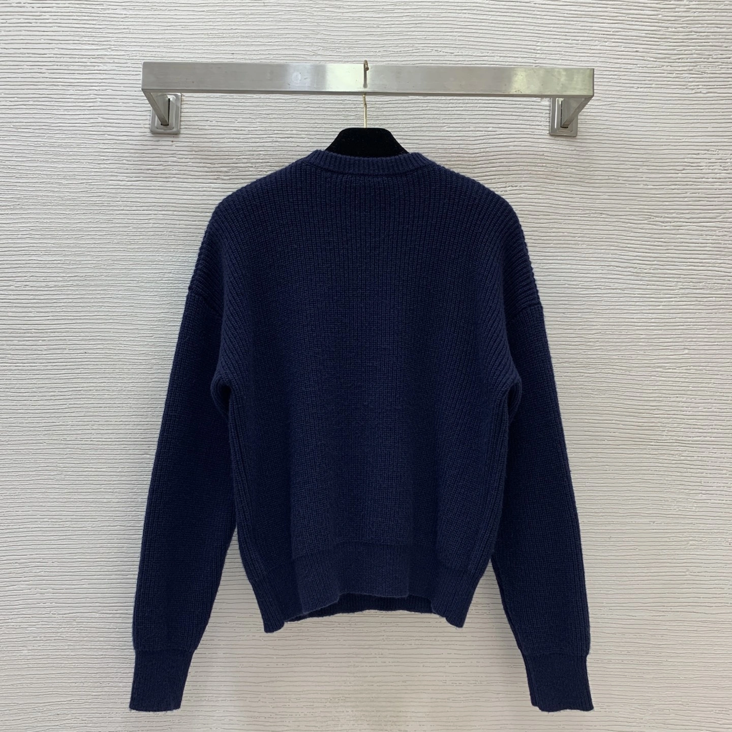 Victoria- 358i95 wool item:E-F044I0219