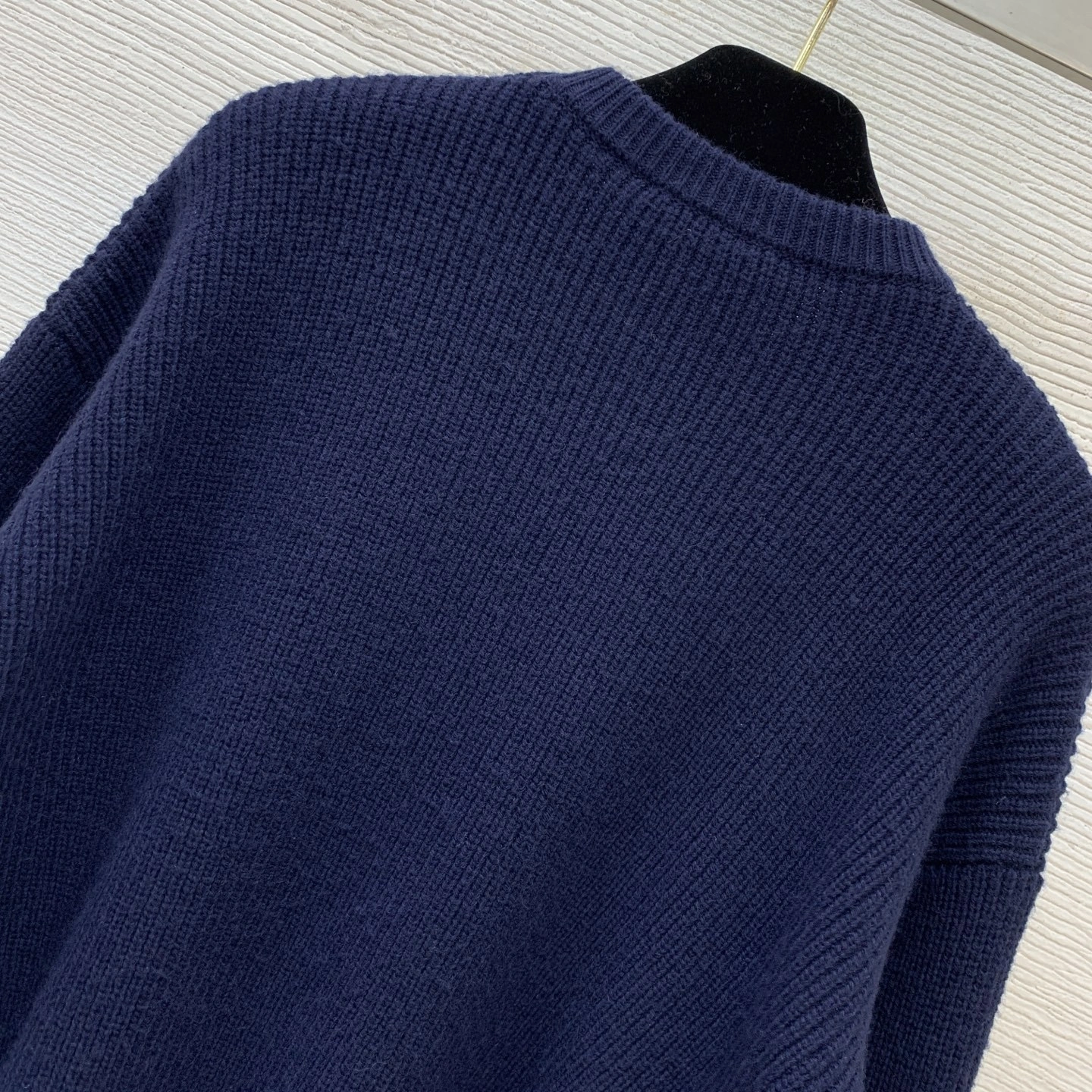 Victoria- 358i95 wool item:E-F044I0219