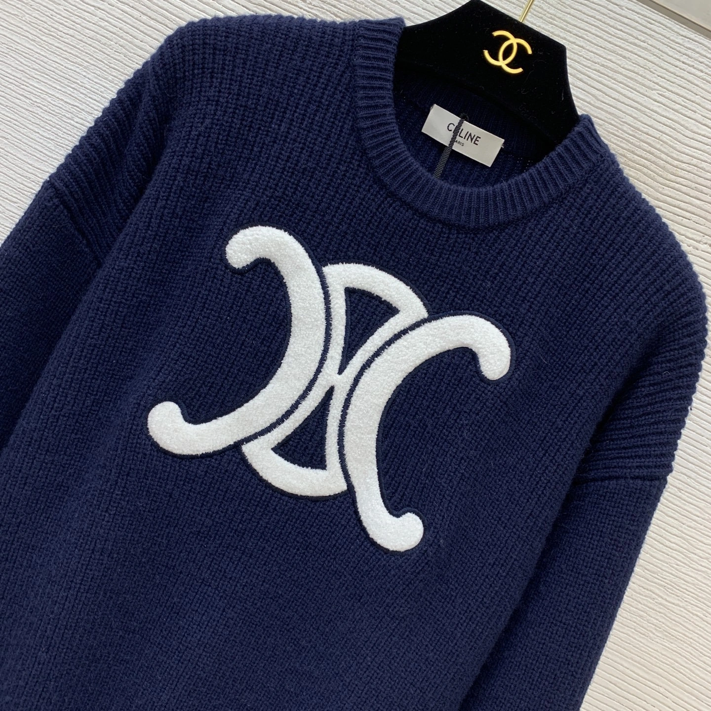 Victoria- 358i95 wool item:E-F044I0219