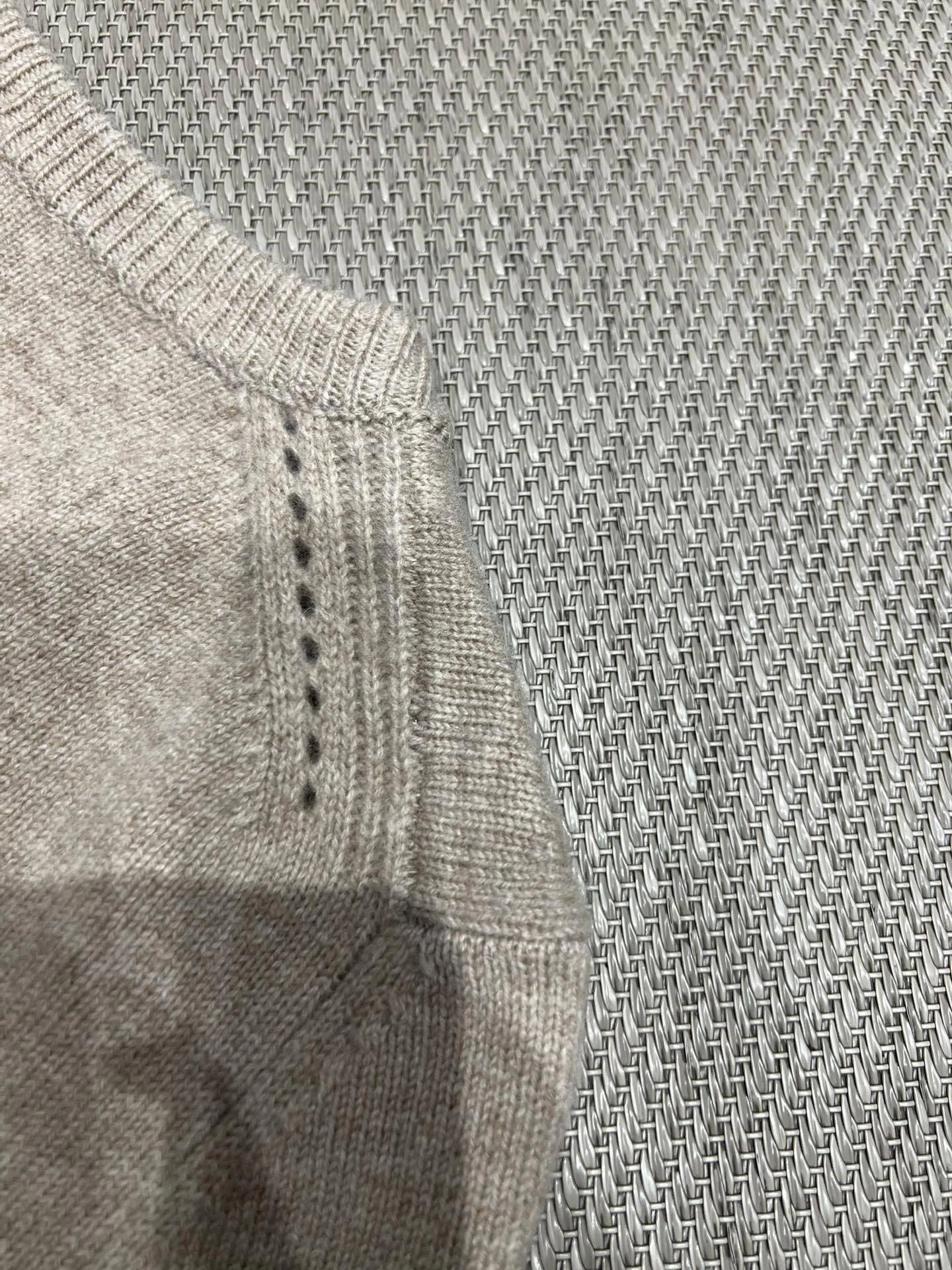 Victoria- 358i95 wool item:E-F140I2758H