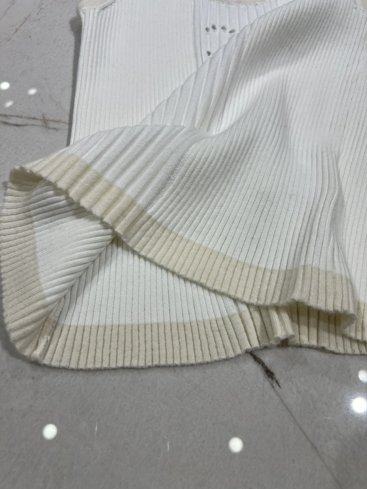 Victoria- 3h1958 24123112 oversize item:E-F140D1113