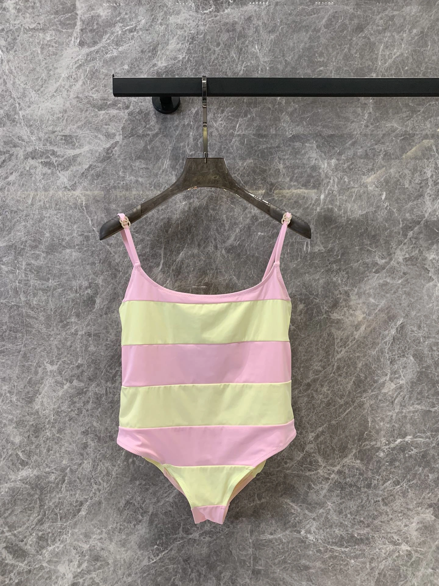 &Victoria- 3h1958 item:D-F240G1029