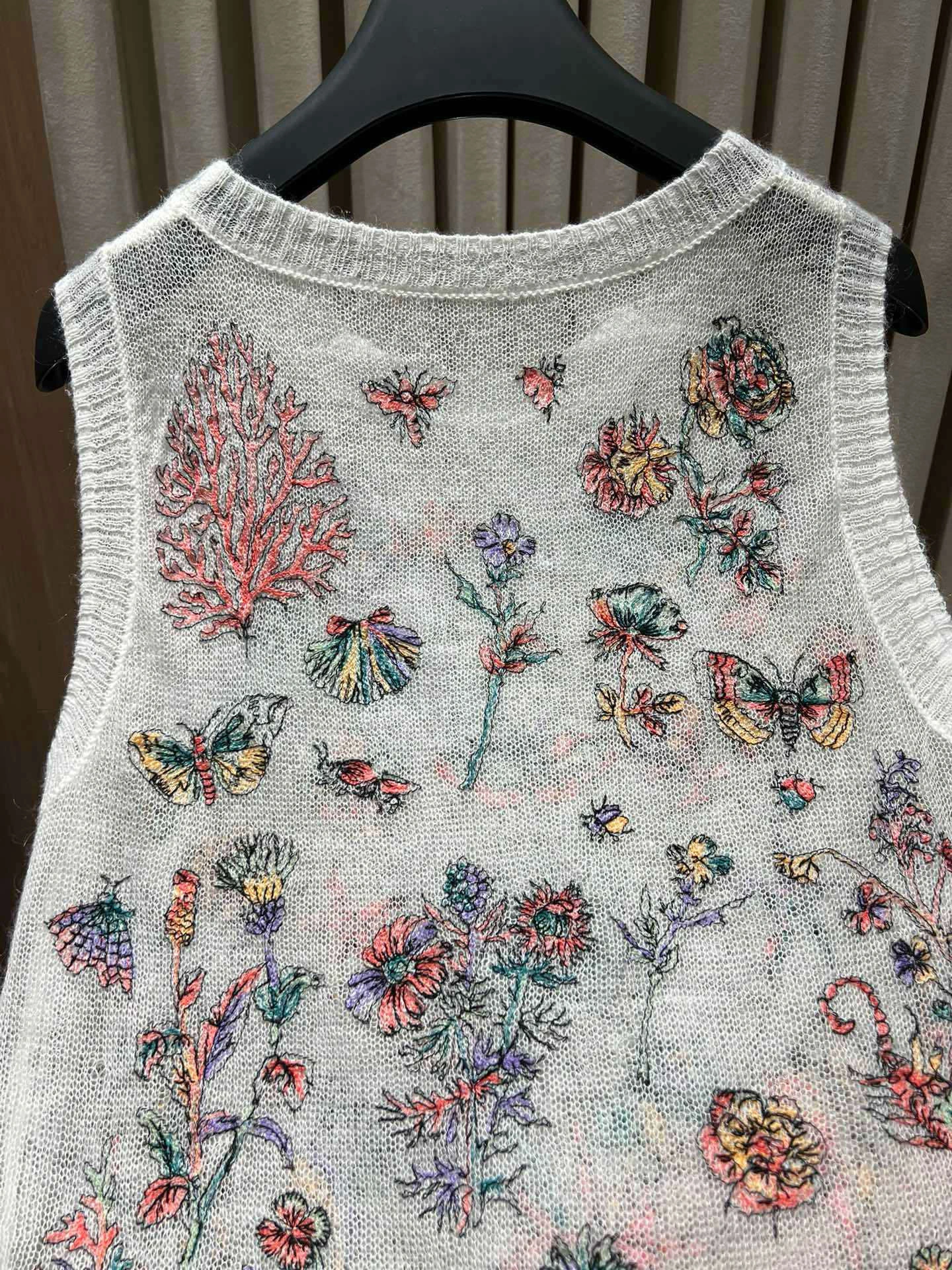 Victoria- 4ior 25031104 25031213 embroidery item:E-F140D1164