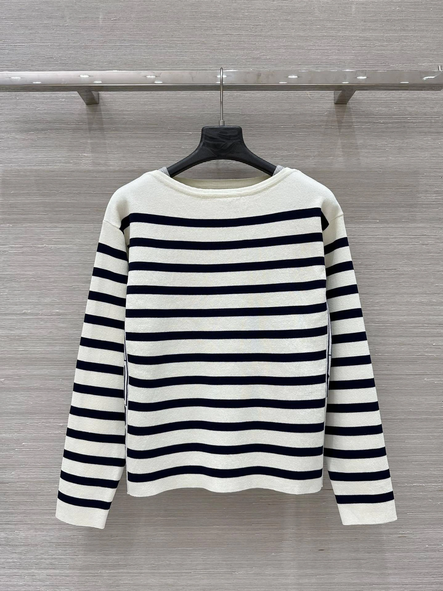 Victoria- 4ior 2Colour item:E-F240B2310-2