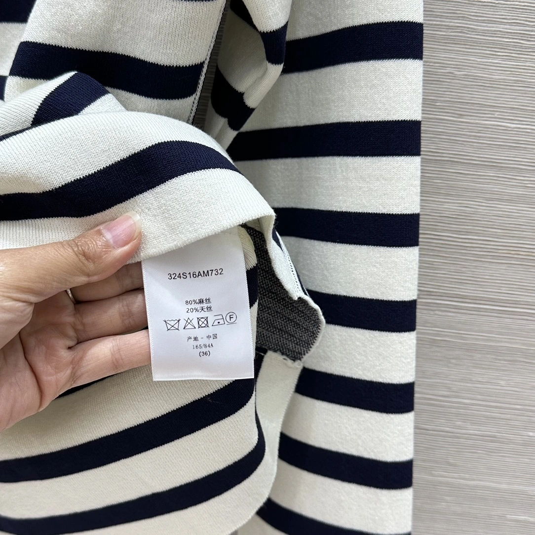 Victoria- 4ior 2Colour item:E-F240B2310-2