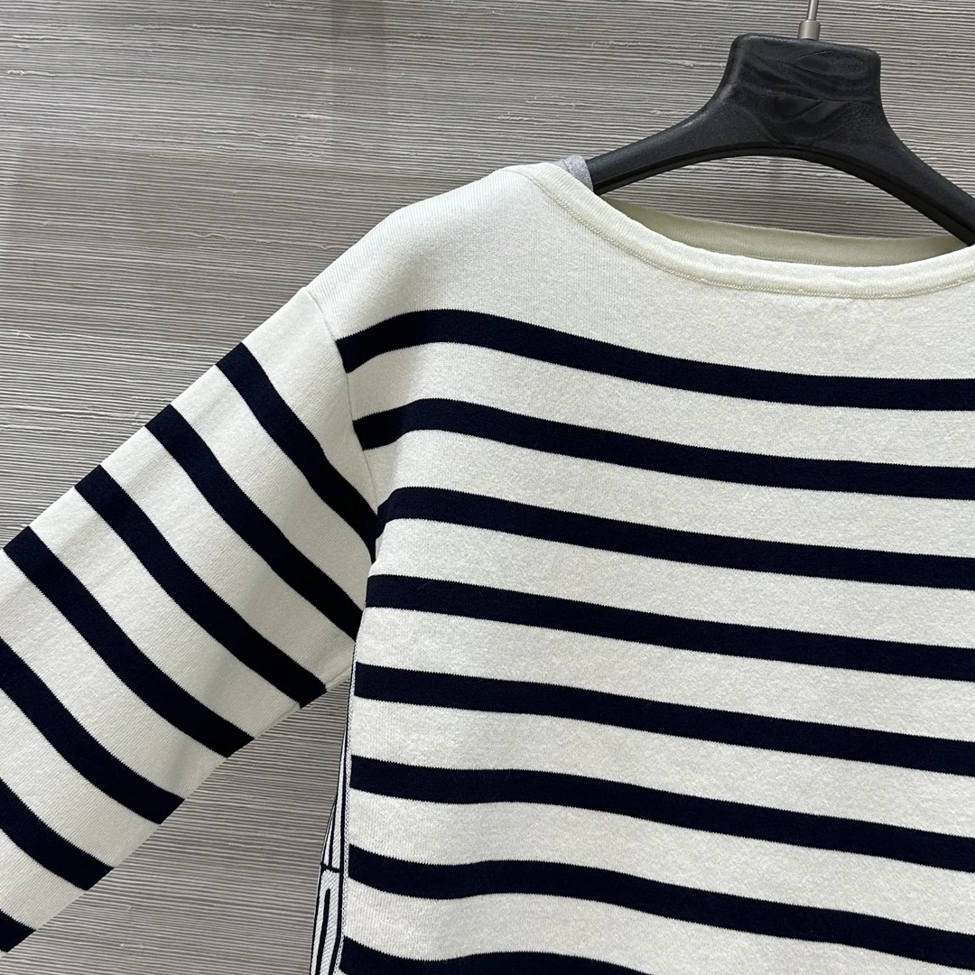 Victoria- 4ior 2Colour item:E-F240B2310-2