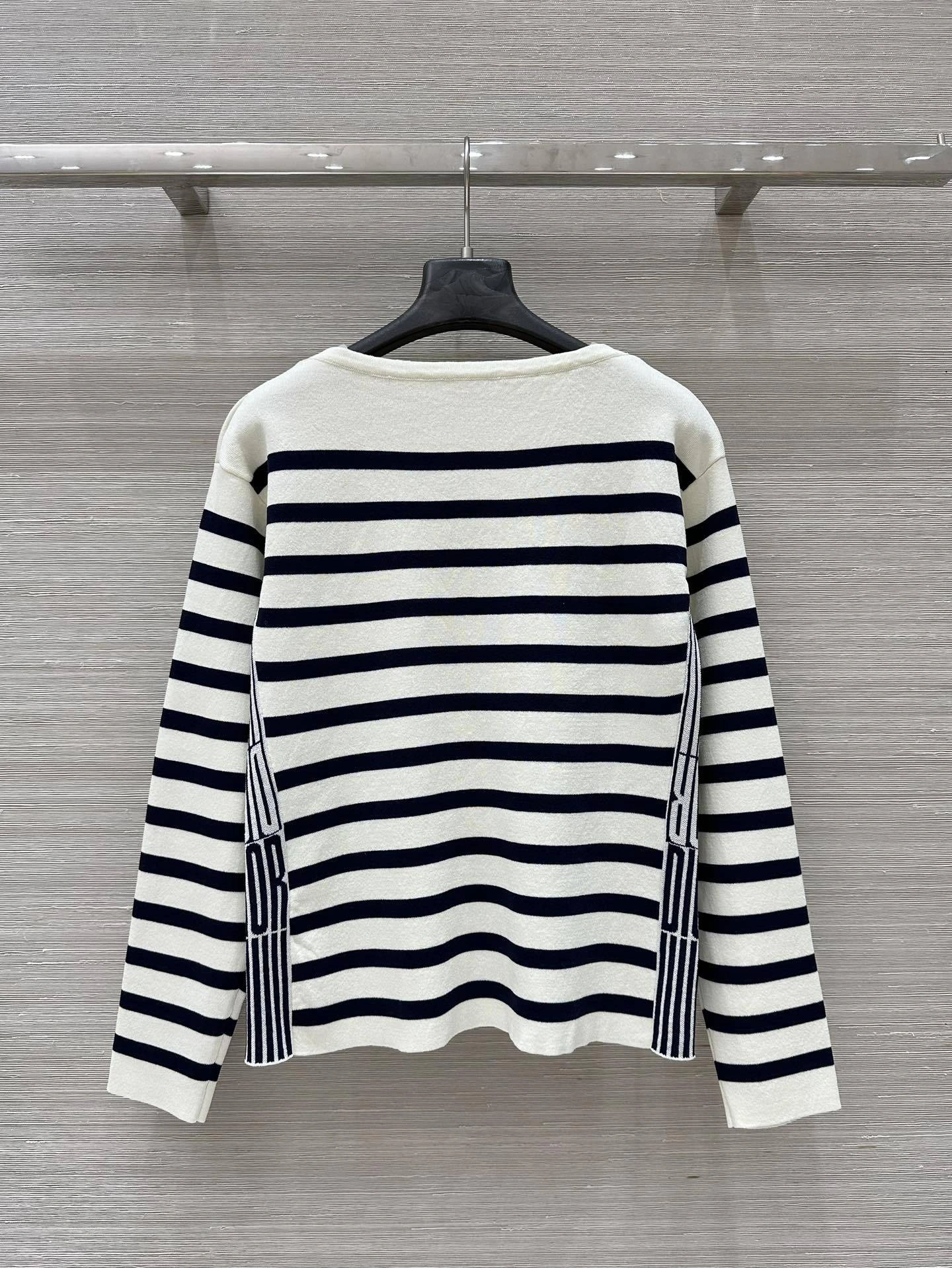 Victoria- 4ior 2Colour item:E-F240B2310-2