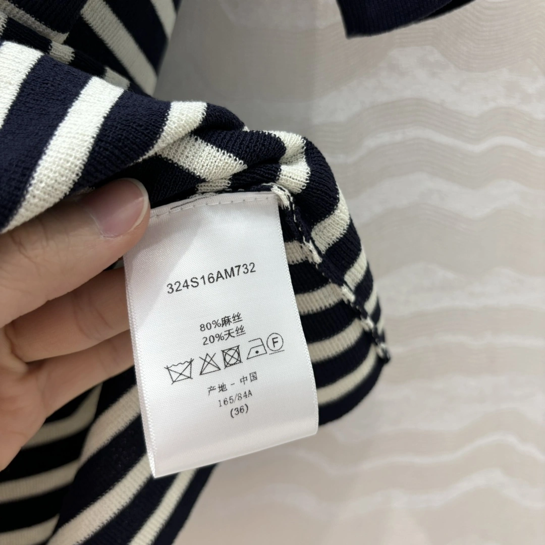 Victoria- 4ior Linen fabric item:E-F240B2311