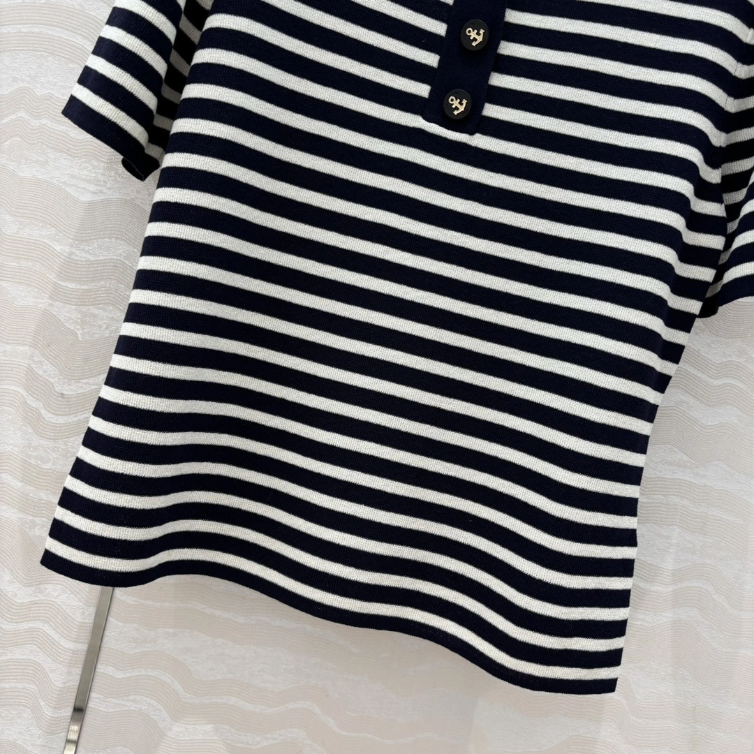 Victoria- 4ior Linen fabric item:E-F240B2311