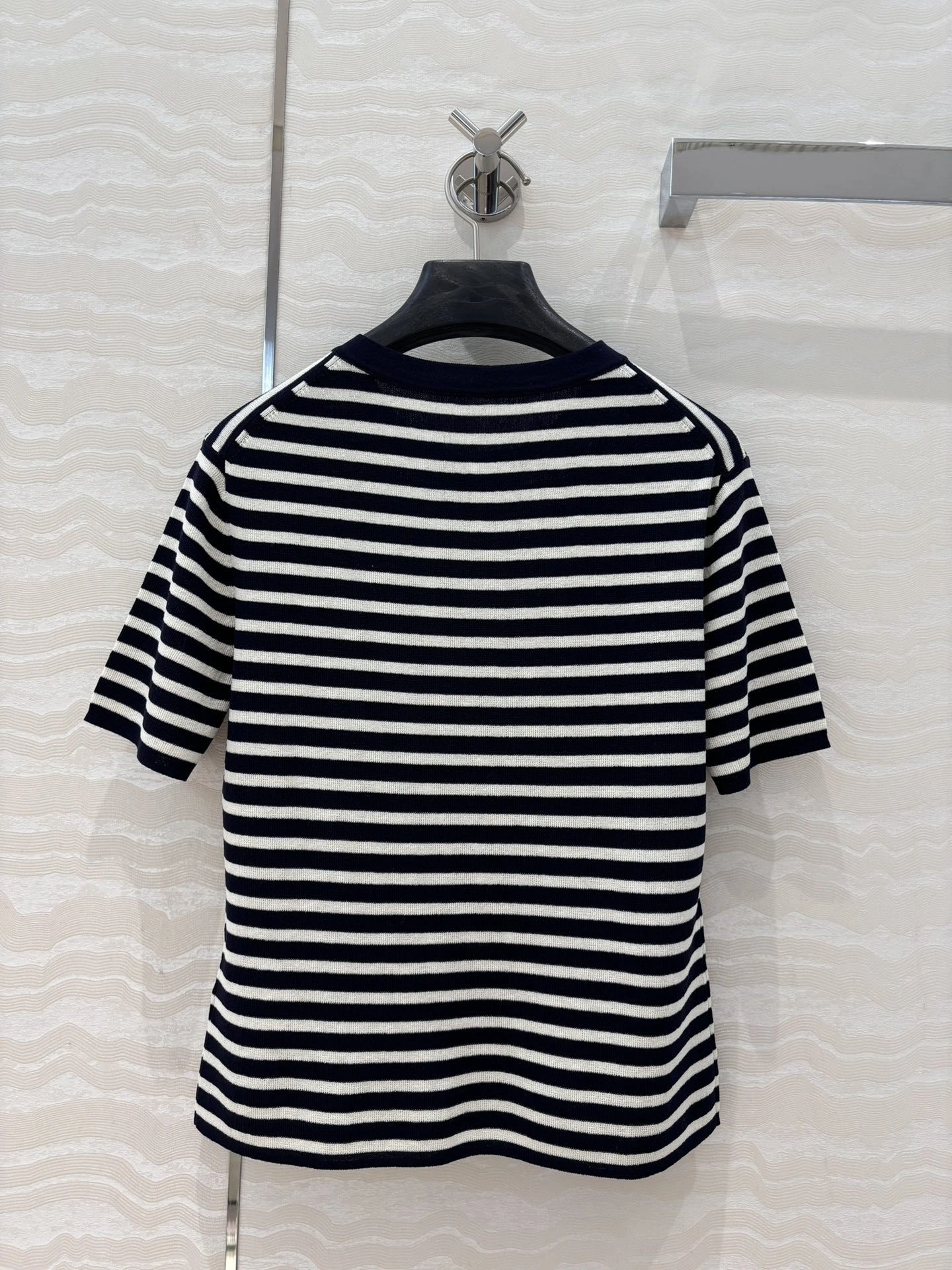 Victoria- 4ior Linen fabric item:E-F240B2311