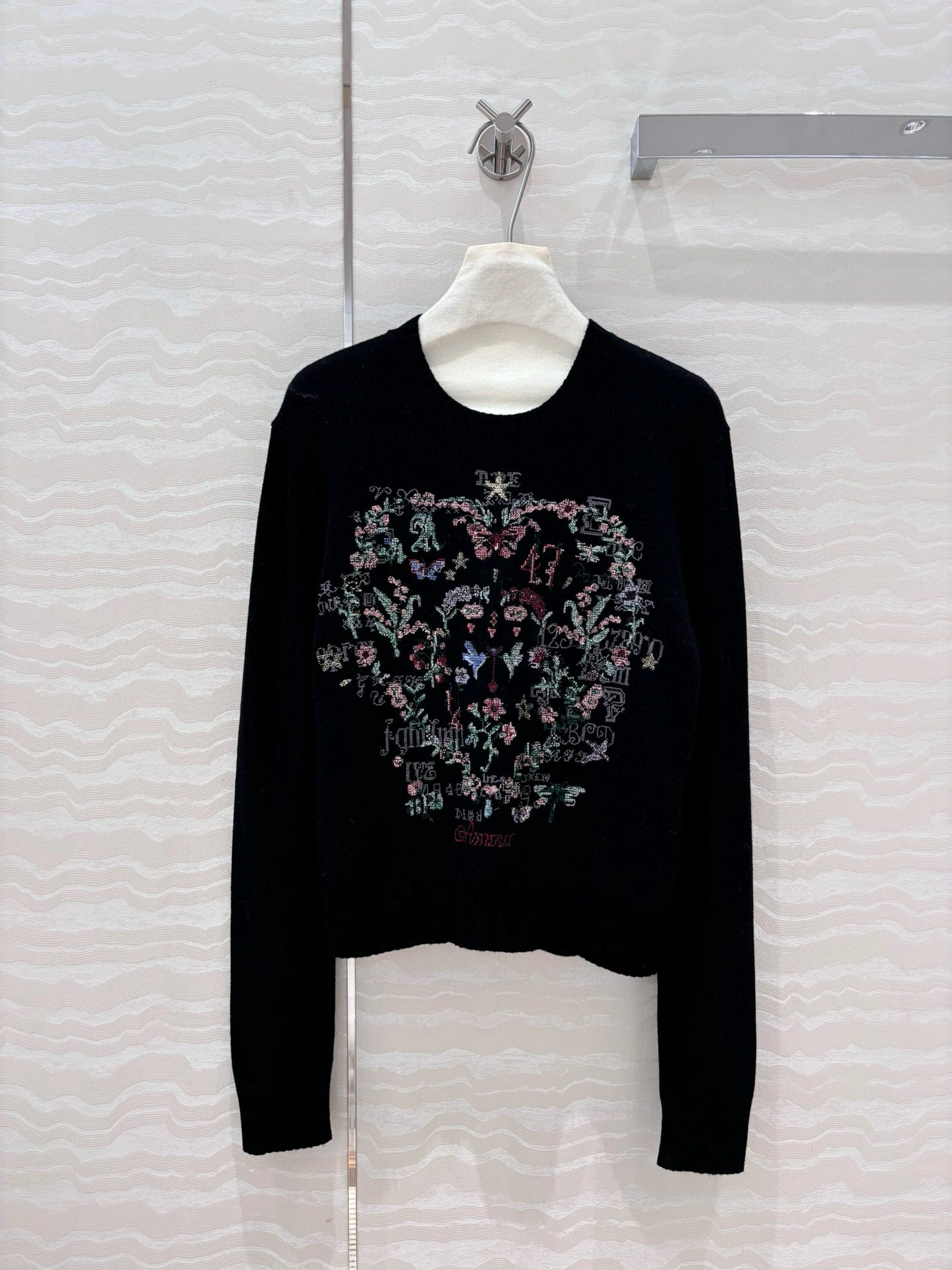 Victoria- 4ior embroidery cashmere 2colour item:E-F240C0310-2
