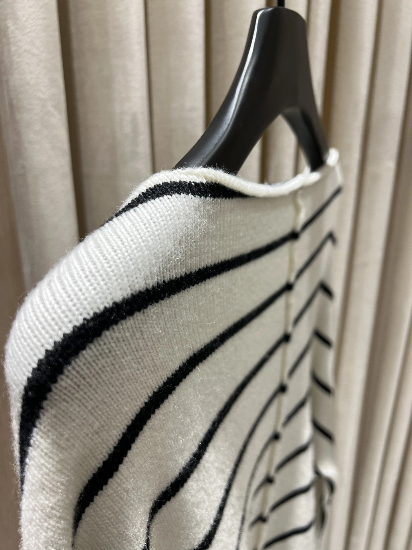 Victoria- 4ior embroidery item:E-F140I2729H