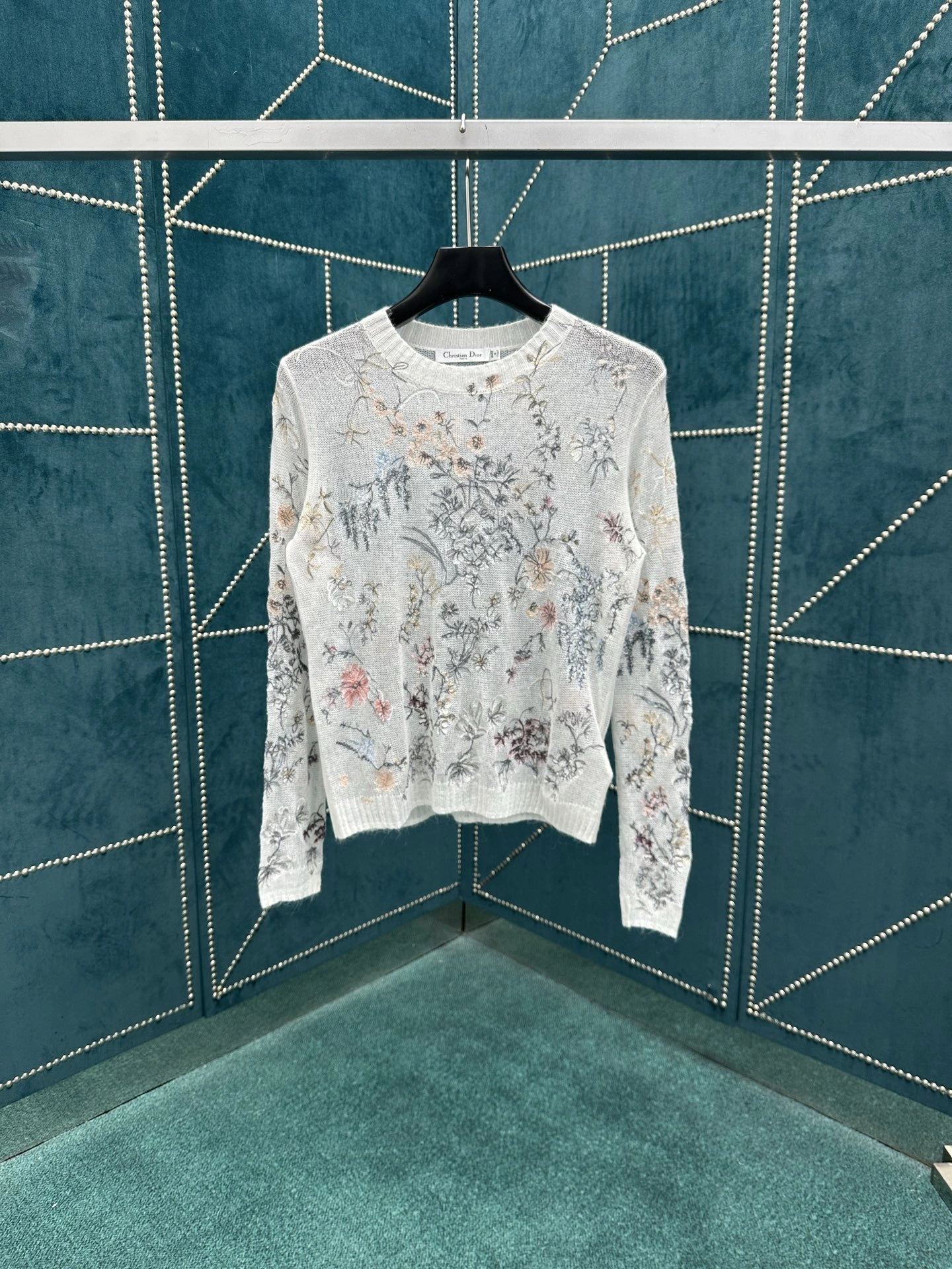 Victoria- 4ior embroidery item:E-F409F1513