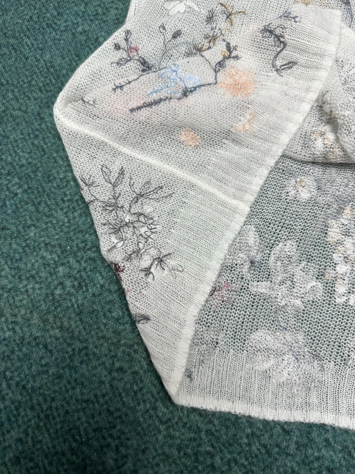 Victoria- 4ior embroidery item:E-F409F1513
