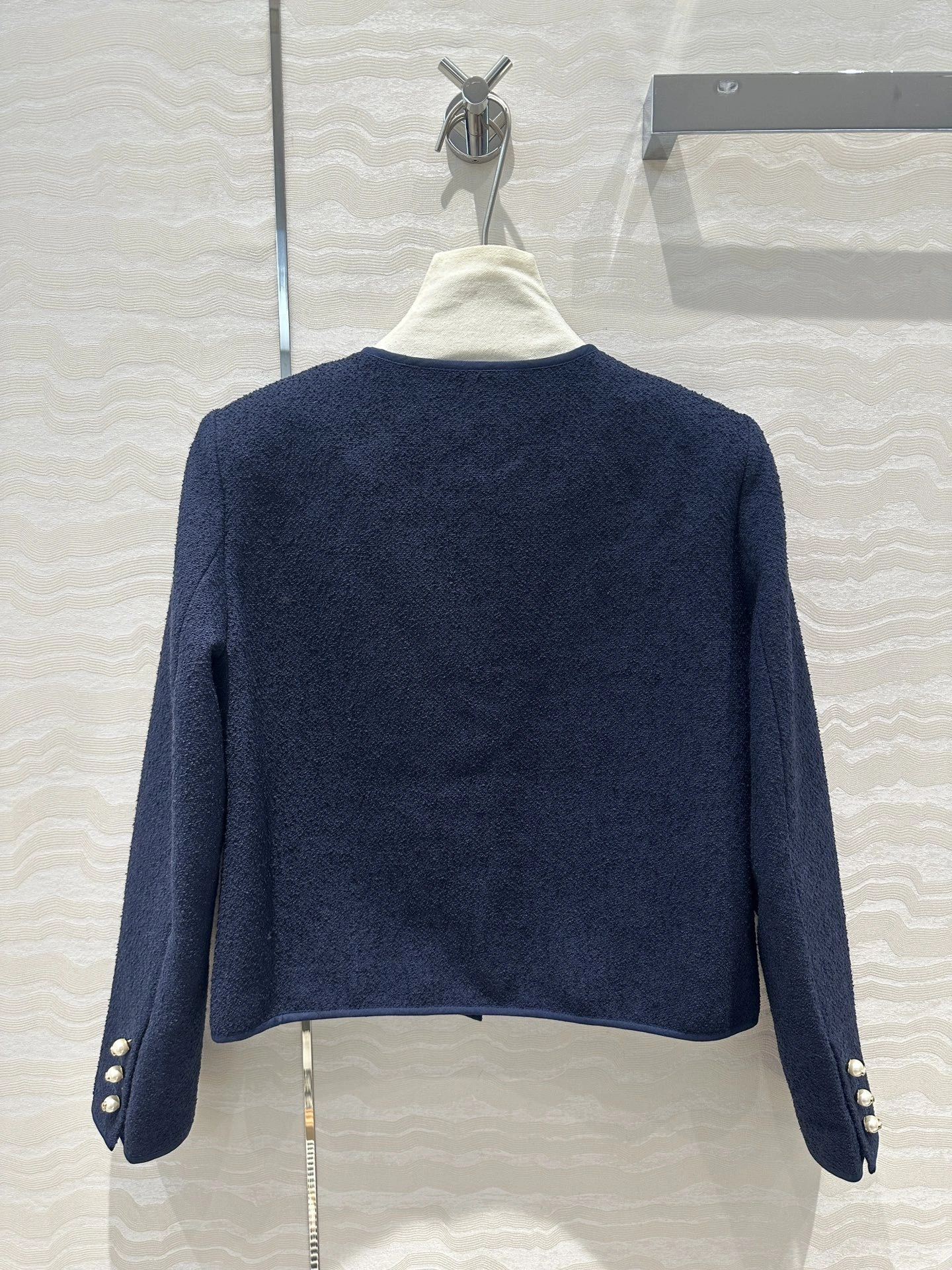 Victoria- 4ior item:D-F240H2618