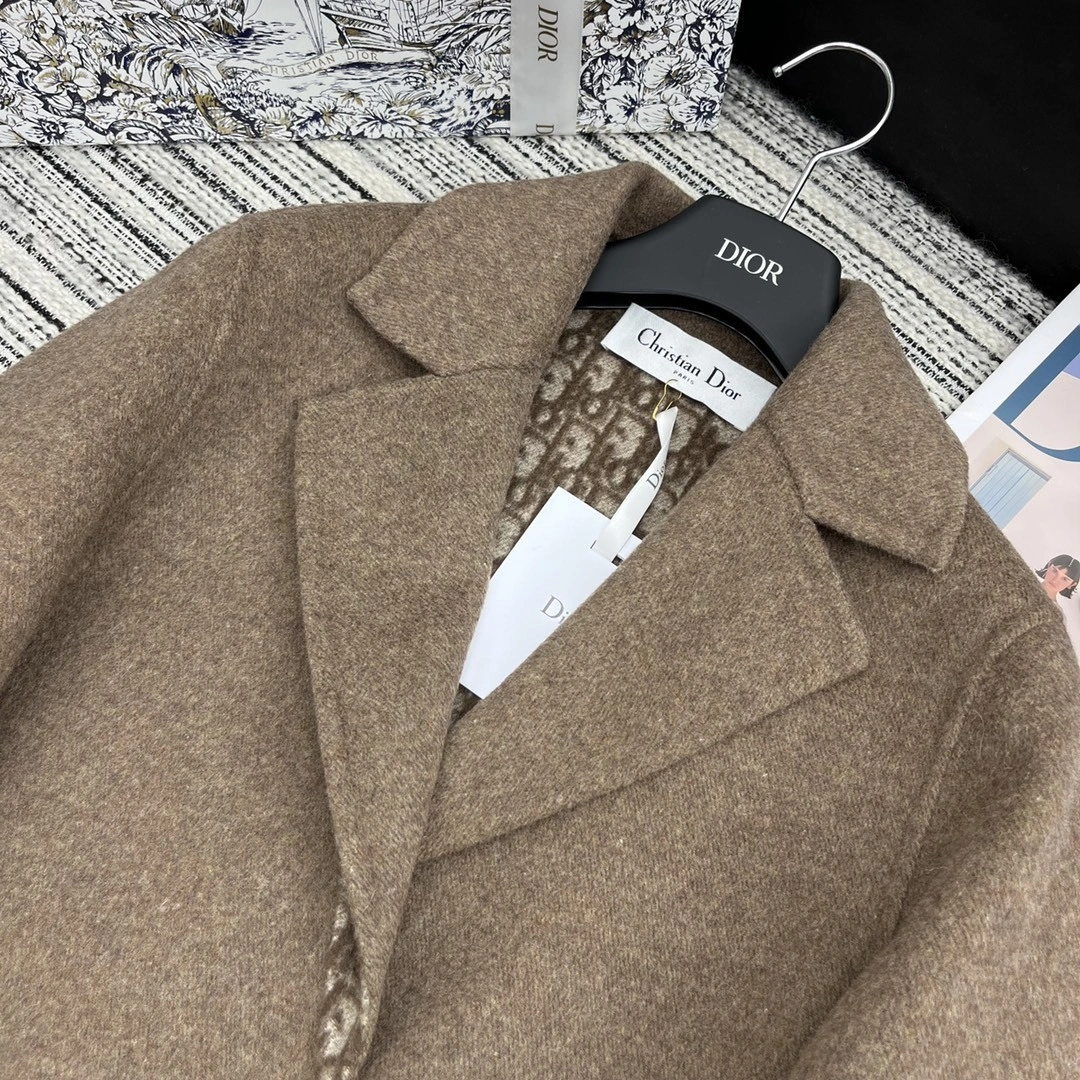 Victoria- 4ior piece--reversible wool item:D-F240J5841