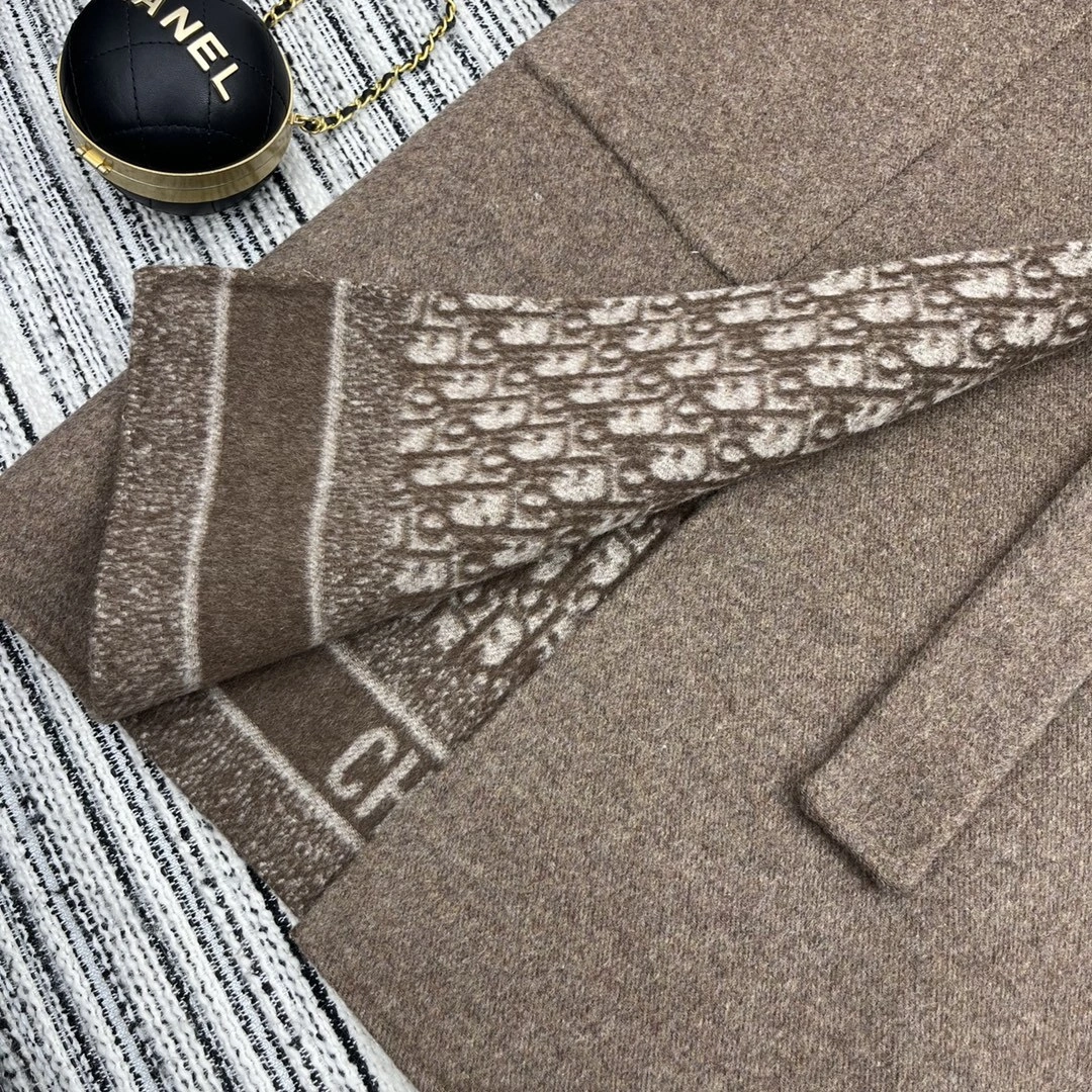 Victoria- 4ior piece--reversible wool item:D-F240J5841