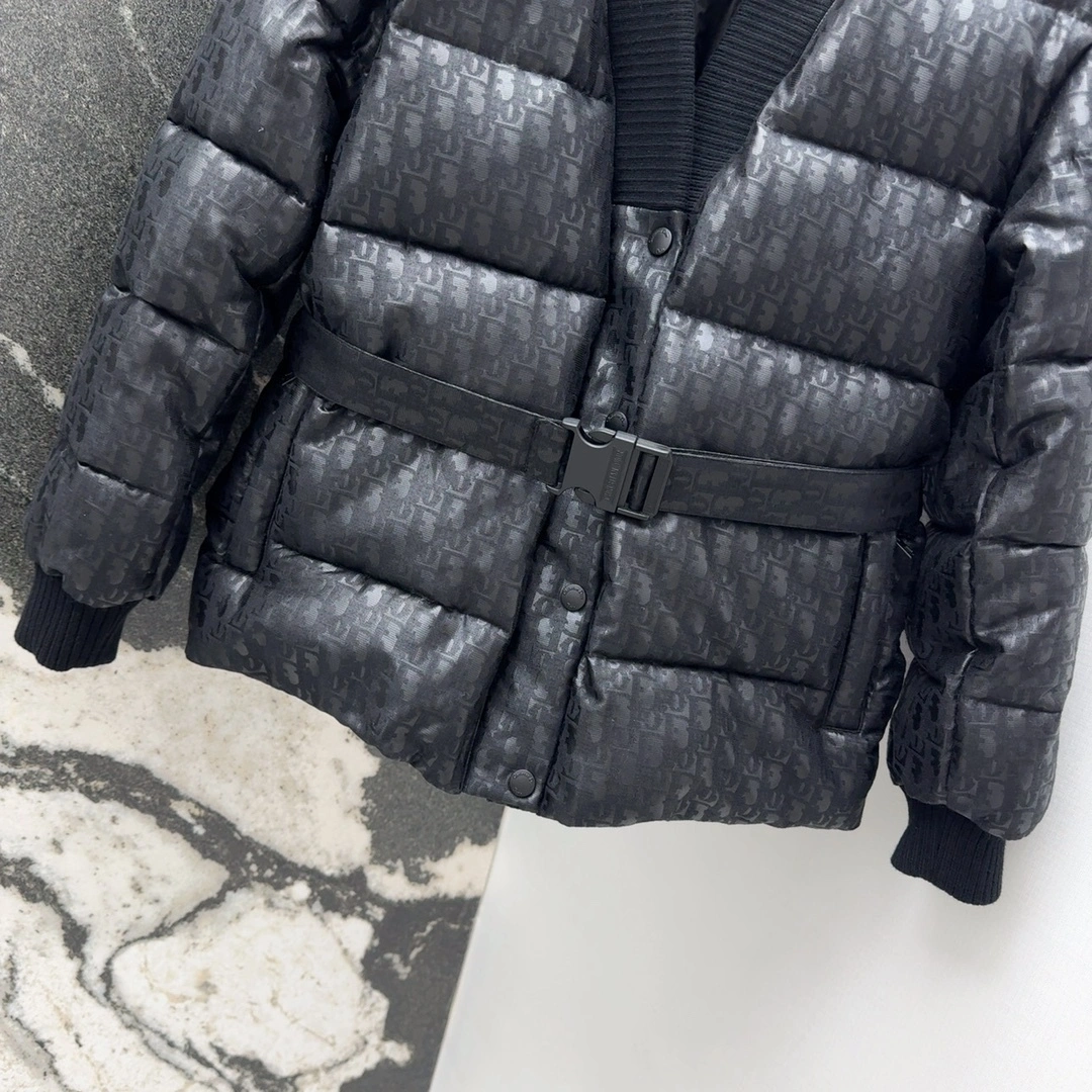Victoria- 4ior reversible item:D-F244K1149
