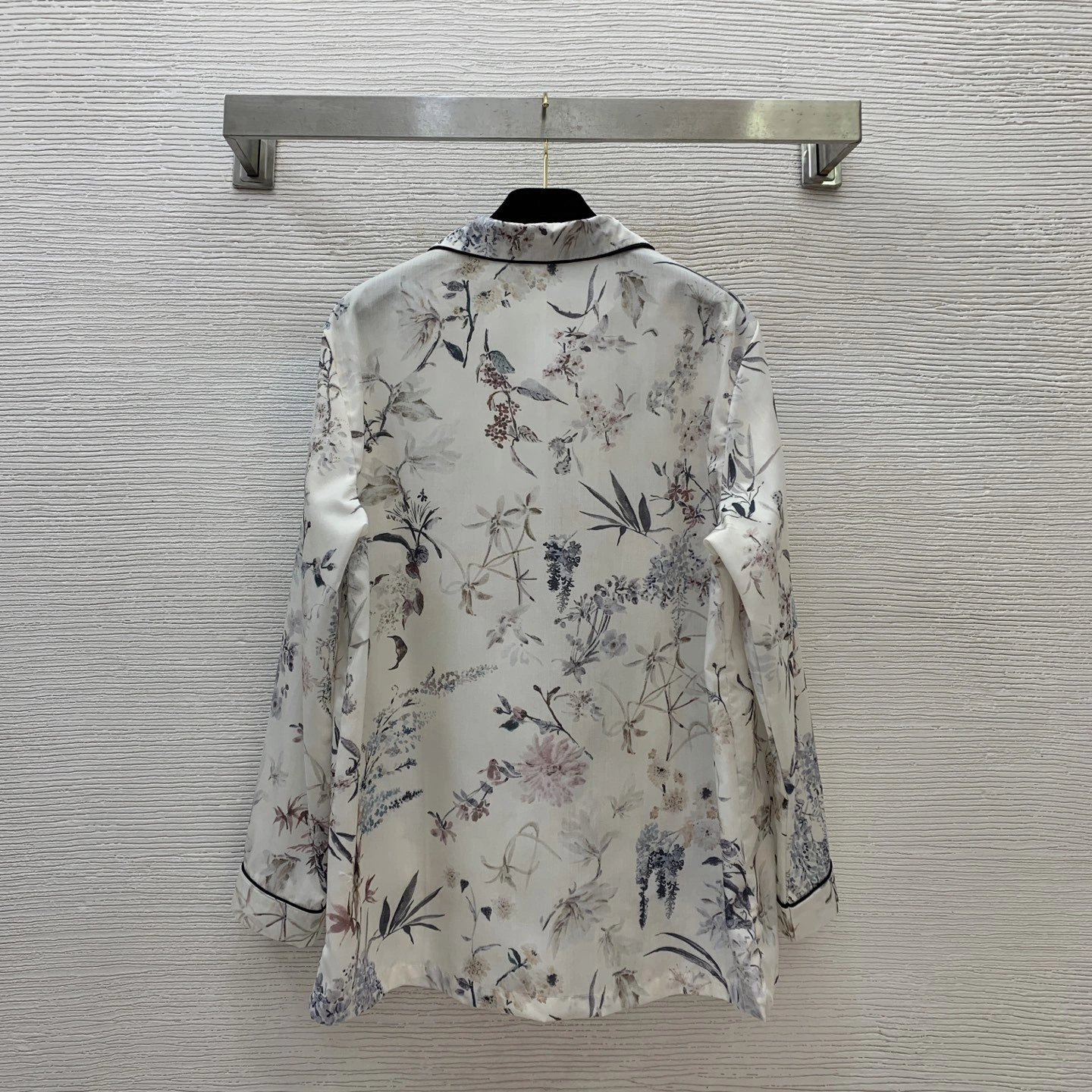 Victoria- 4ior suit item:E-F044F0338