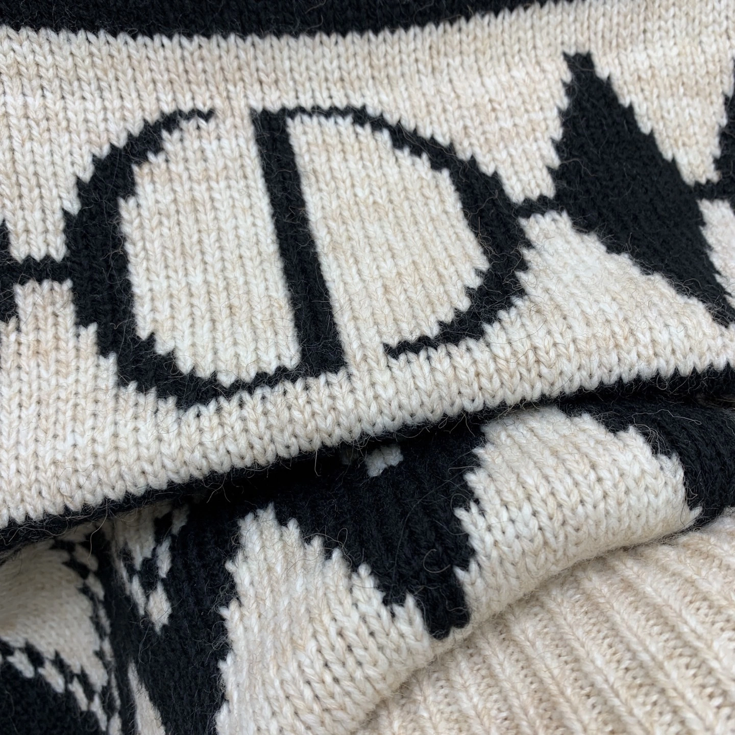 Victoria- 4ior wool 2colour item:E-F044K0207-2
