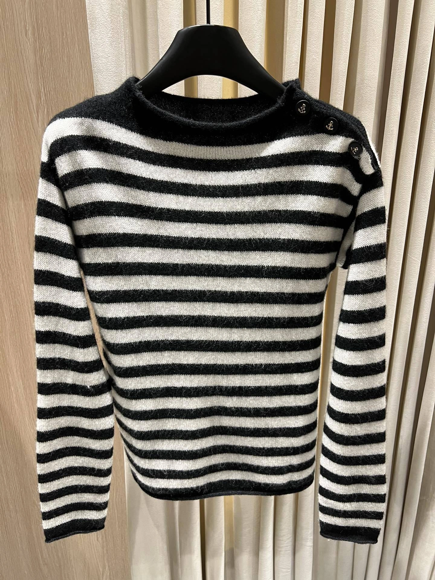 Victoria- 4ior wool embroidery item:E-F140I2732H