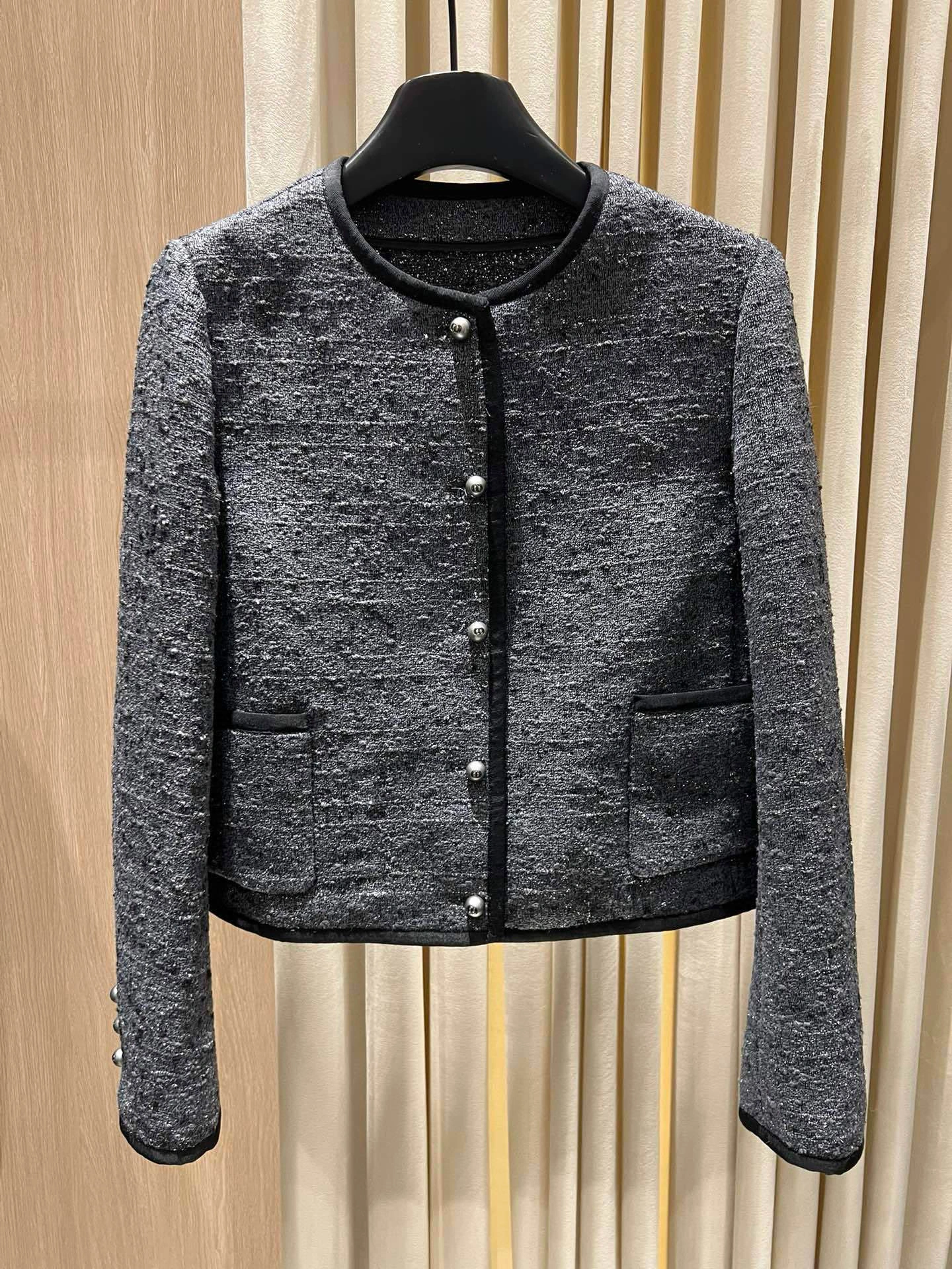 Victoria- 4ior wool item:E-F140K1671H