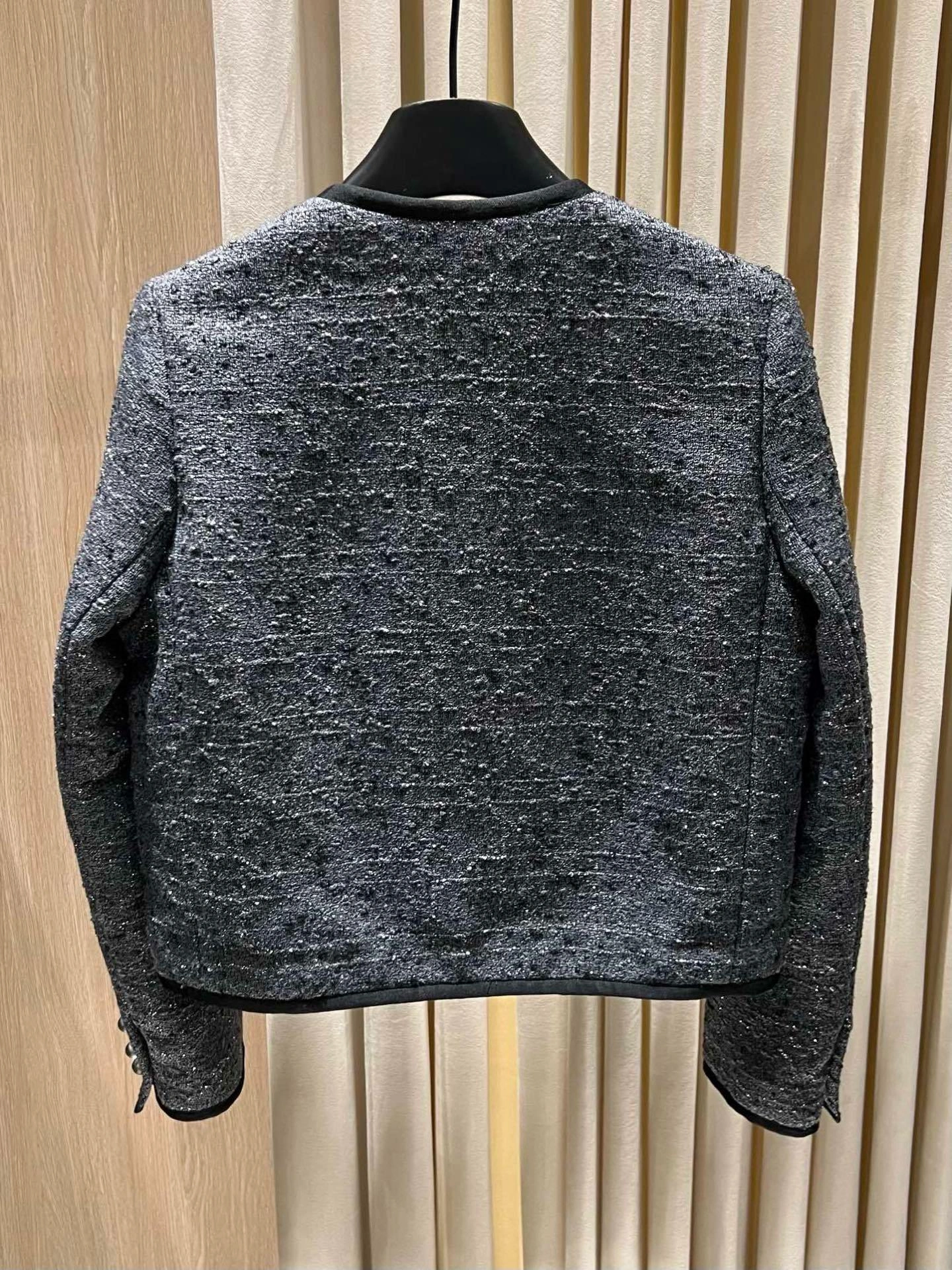Victoria- 4ior wool item:E-F140K1671H