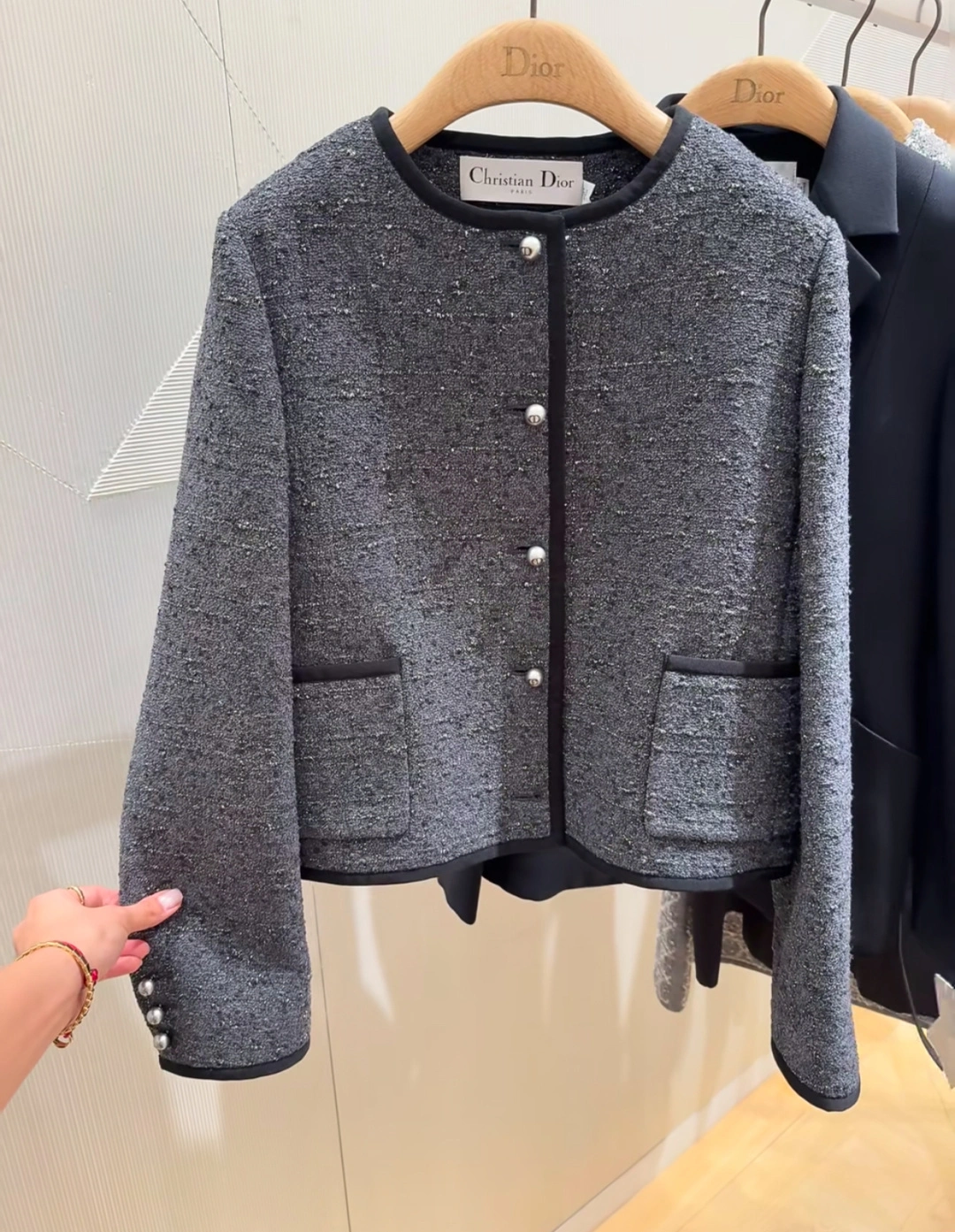 Victoria- 4ior wool item:E-F140K1671H