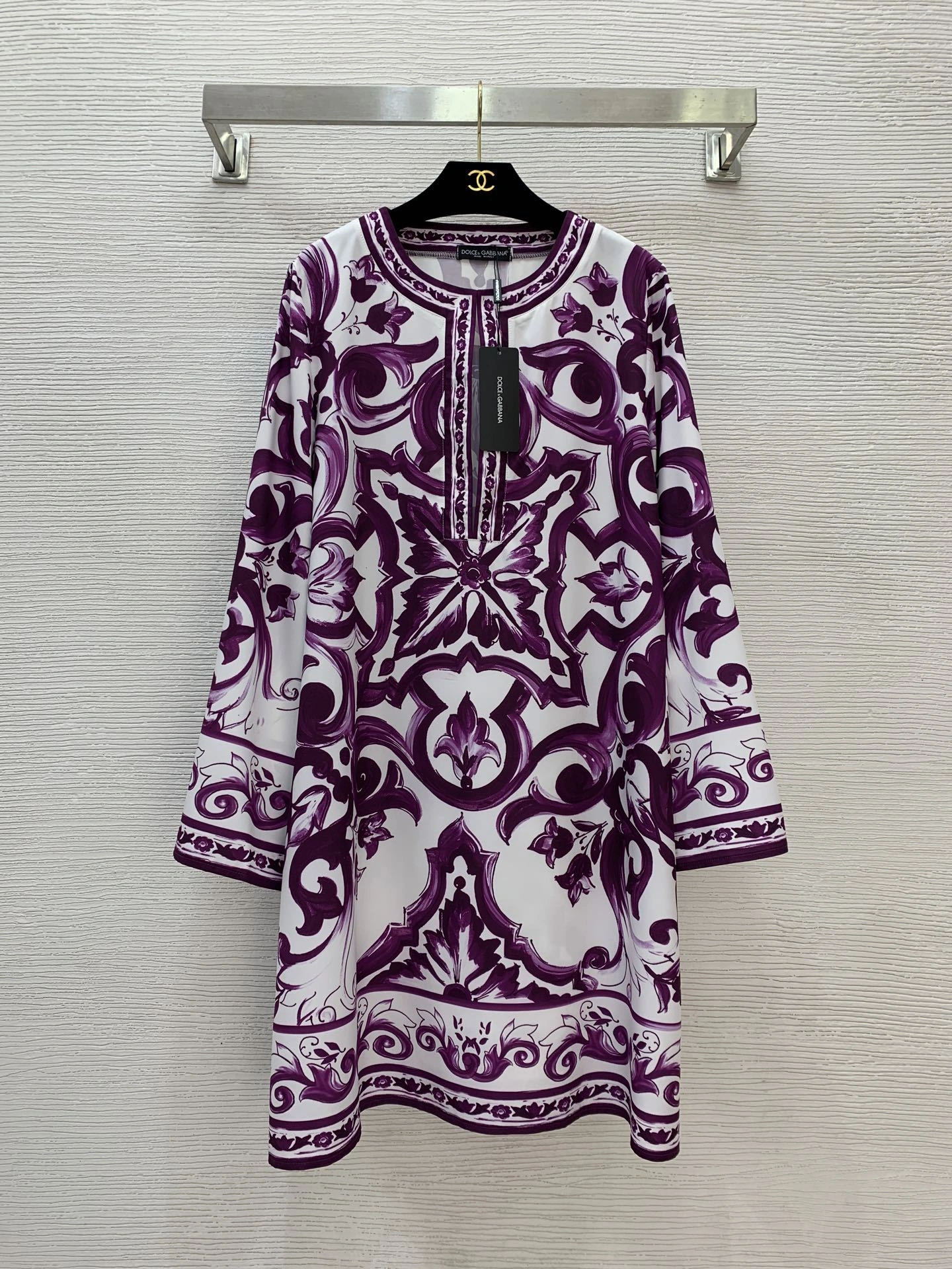 Victoria- 4o835& item:E-F044I0209