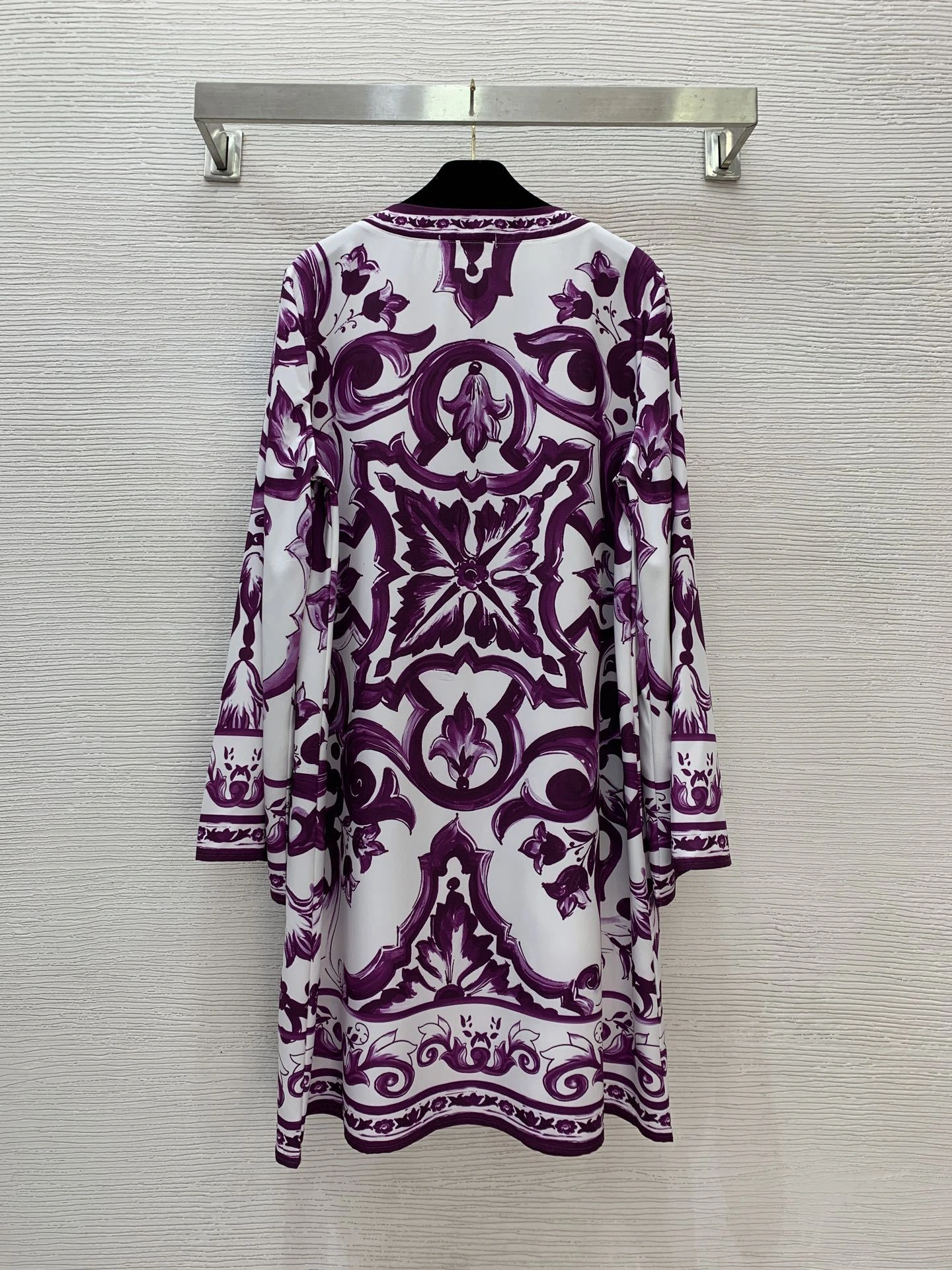 Victoria- 4o835& item:E-F044I0209