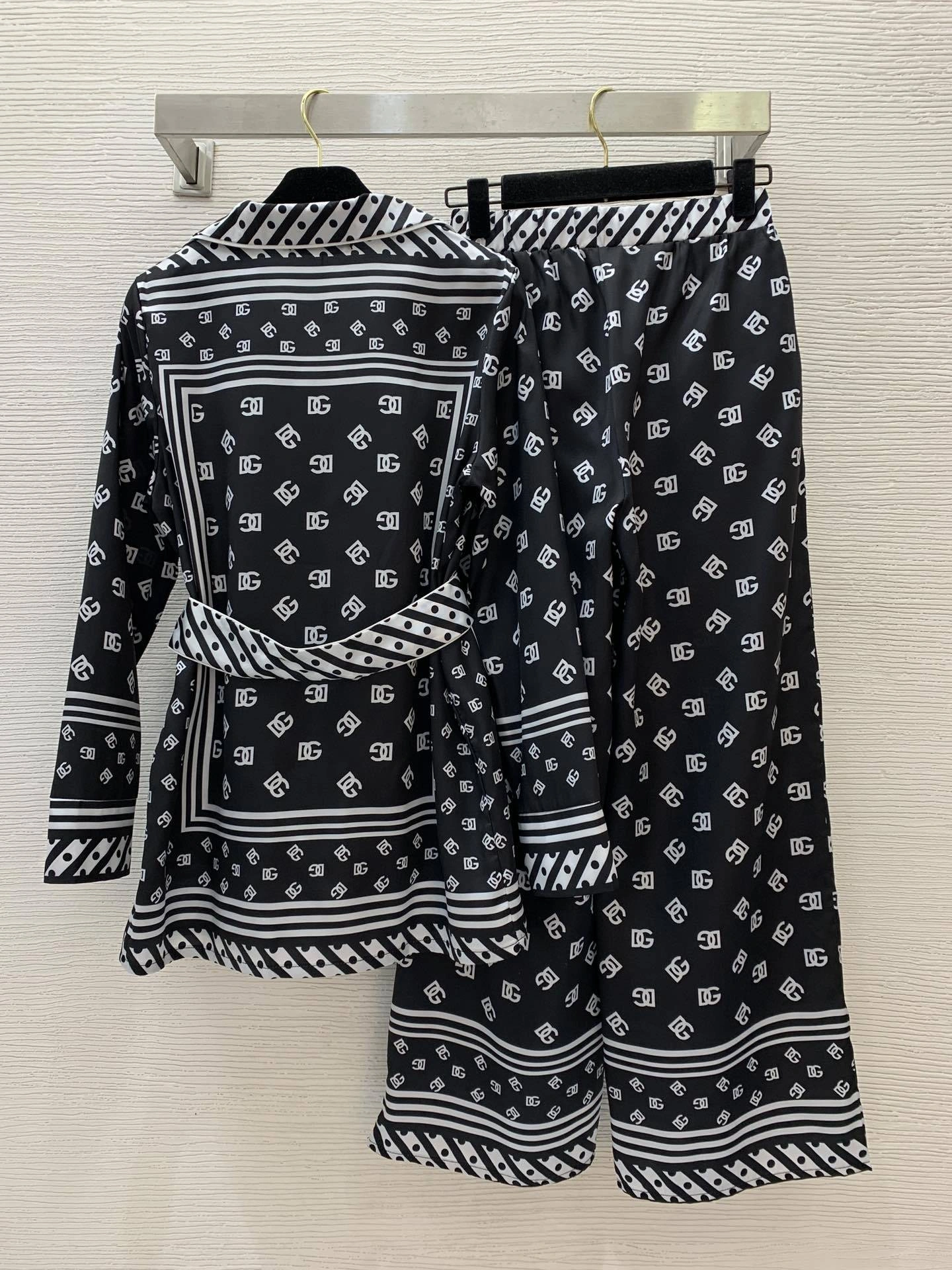 Victoria- 4o835& suit 3colour item:E-F044F0332-3