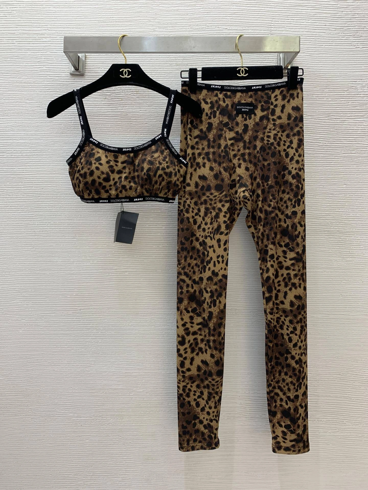 Victoria- 4o835& suit D24123038 item:E-F044D1172