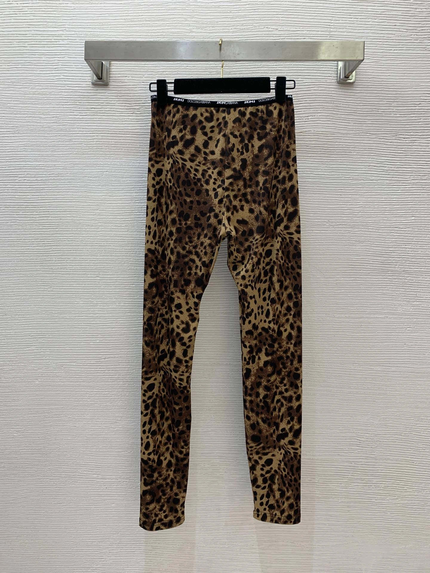 Victoria- 4o835& suit D24123038 item:E-F044D1172
