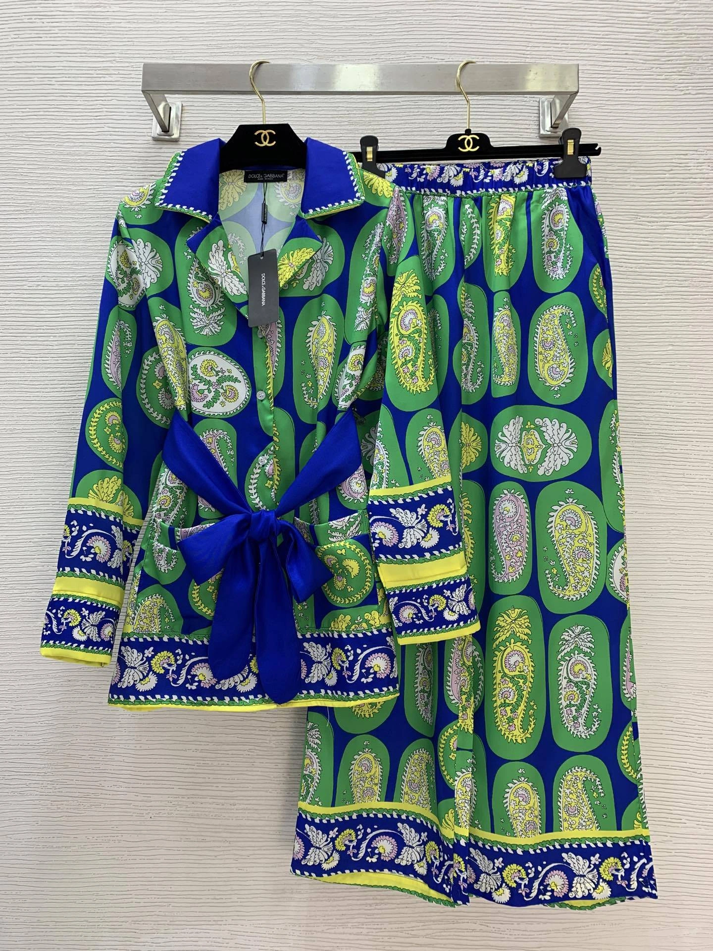 Victoria- 4o835& suit item:E-F044I0207