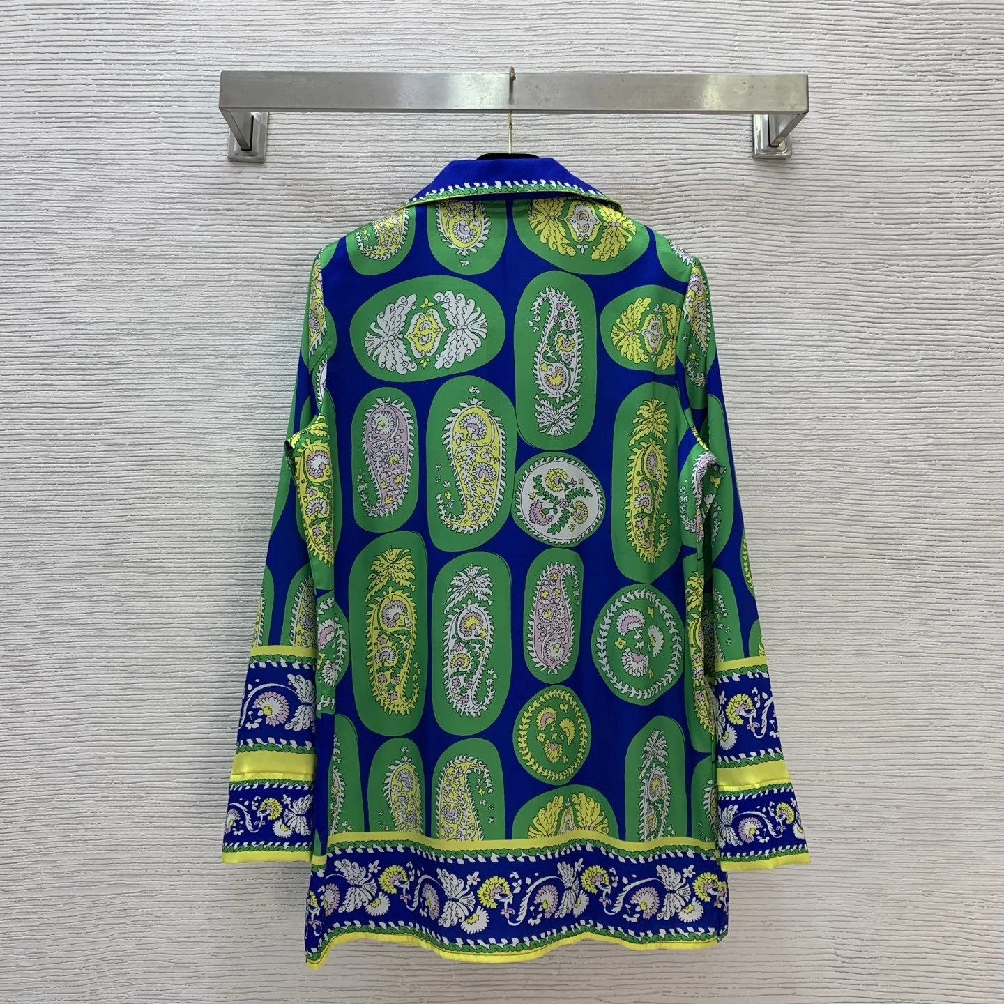 Victoria- 4o835& suit item:E-F044I0207