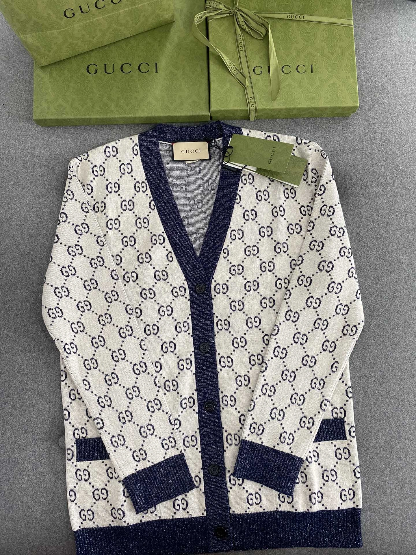 Victoria- 6U33I item:C-F801K3027