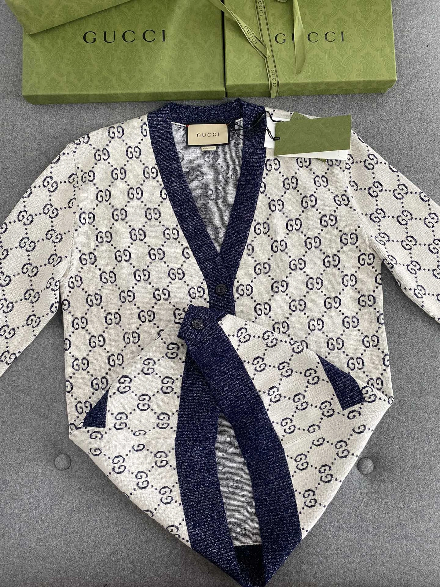 Victoria- 6U33I item:C-F801K3027