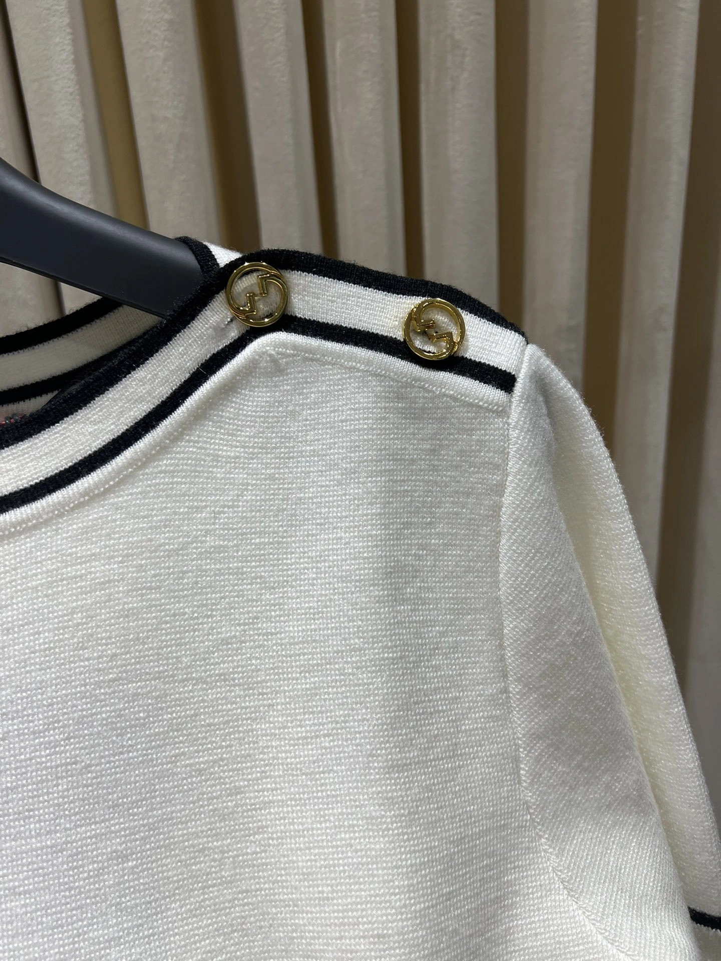 Victoria- 6u33i 25030509 wool item:E-F140D1116