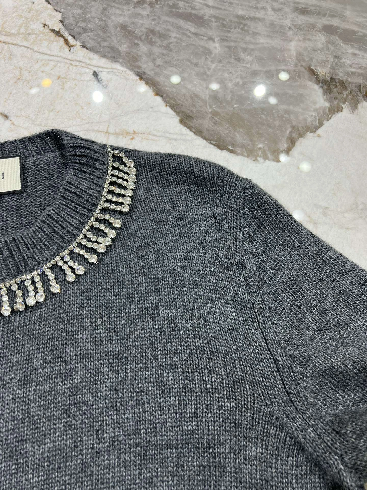 Victoria- 6u33i wool item:E-F140A0313