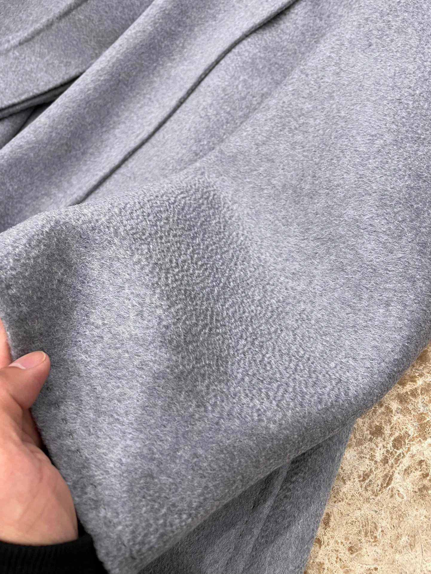 Victoria- 71x71r1 Ludmilla Labbro cashmere 2colour item:D-F140J5923-8
