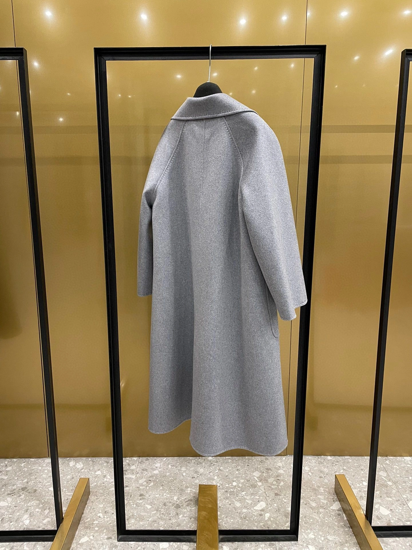 Victoria- 71x71r1 Ludmilla Labbro cashmere 2colour item:D-F140J5923-8