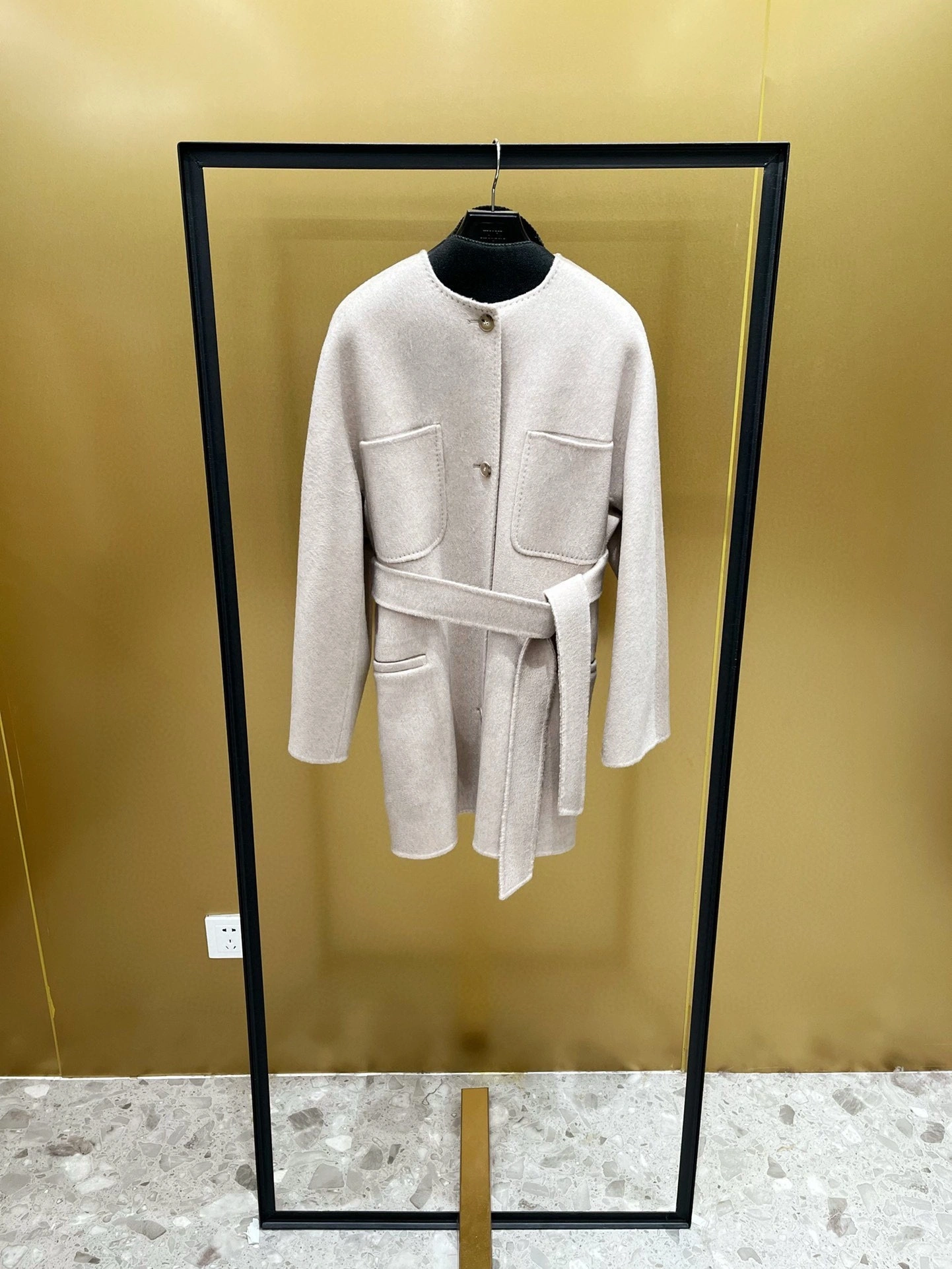 Victoria- 71x71r1 cashmere oversized 2colour item:D-F140J5928-2