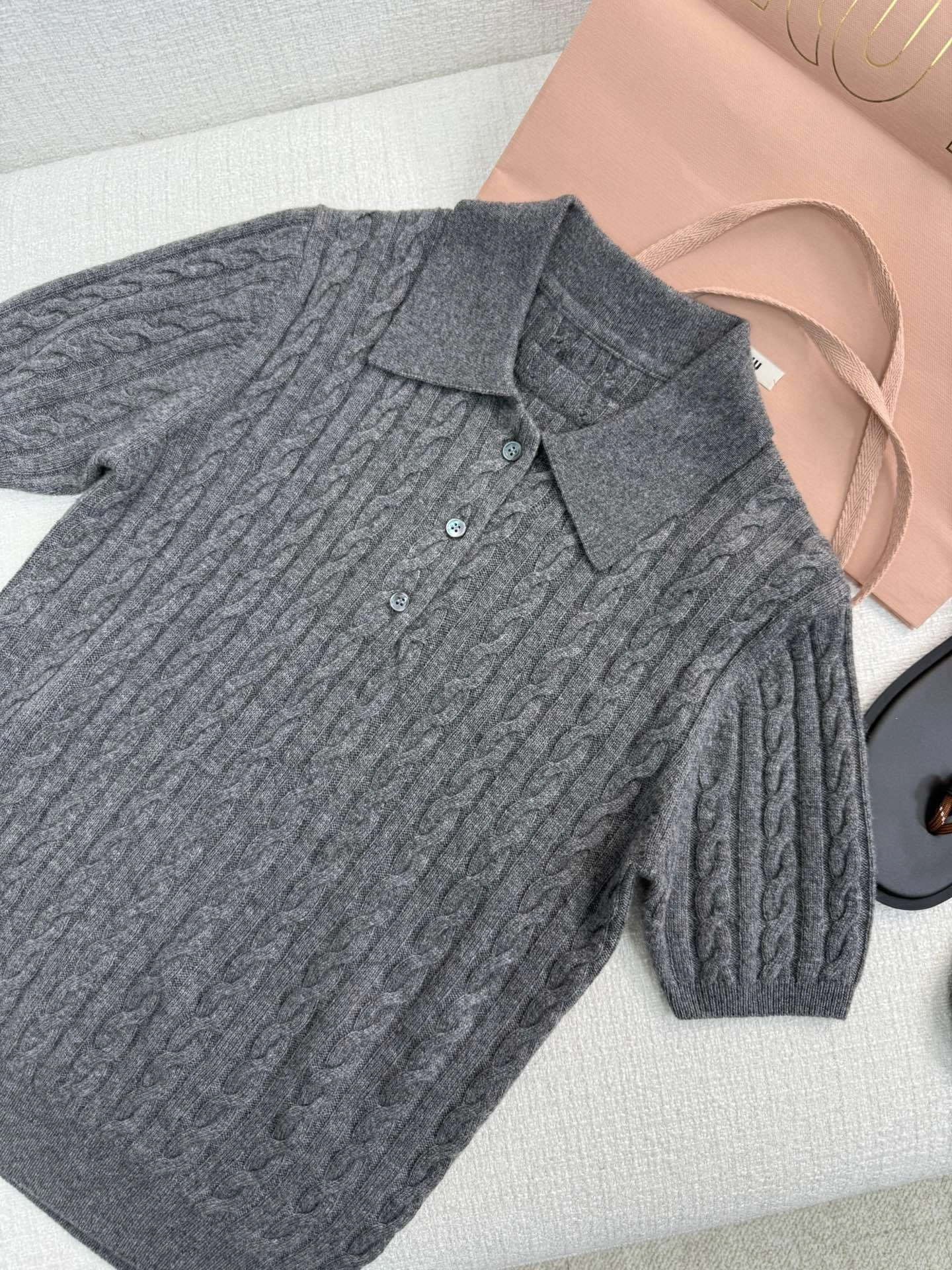 Victoria- 7iu7iu Cashmere 100% Cashmere item:D-F240J1022